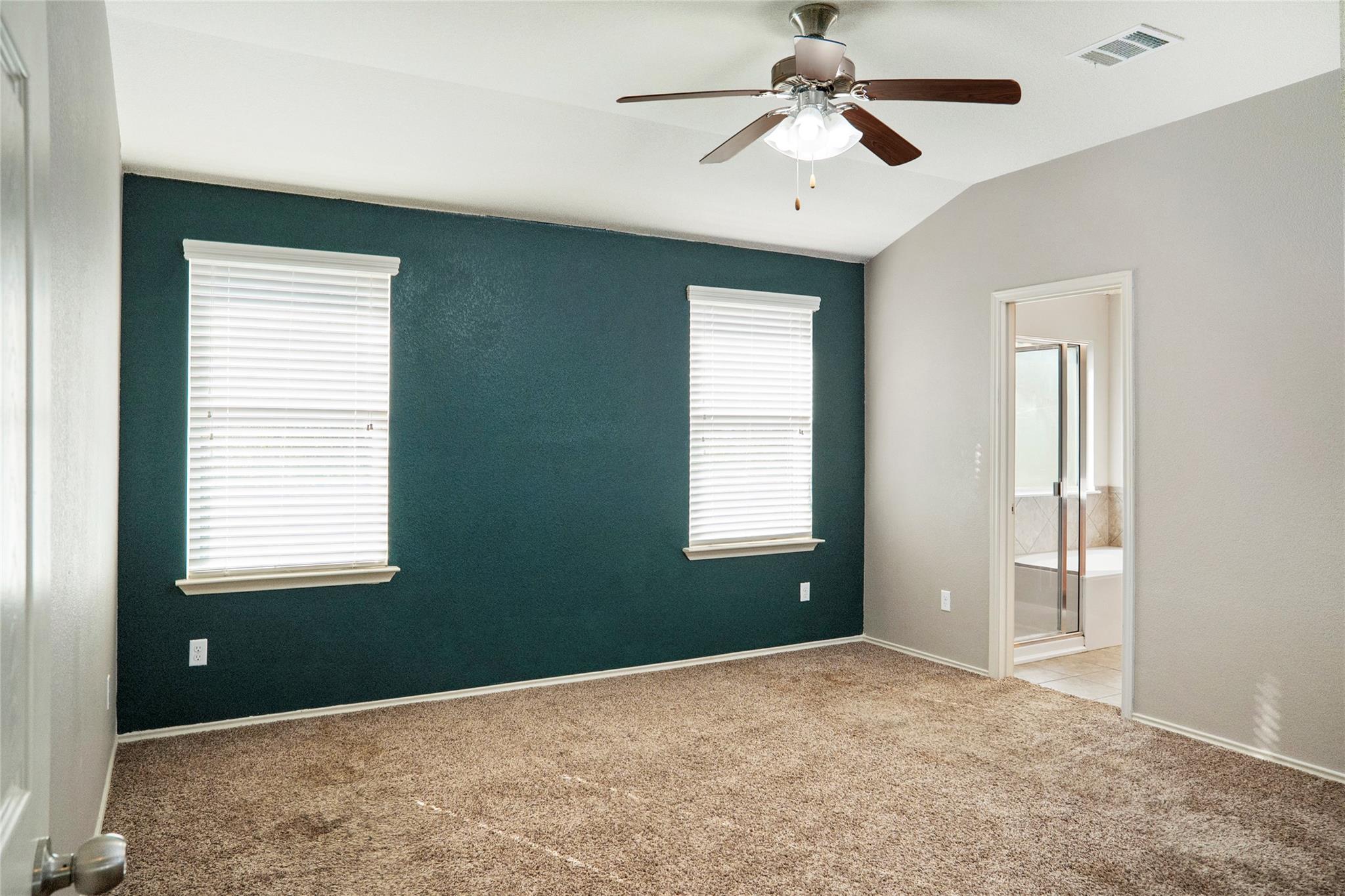 212 Foster Ln, Jarrell, TX 76537