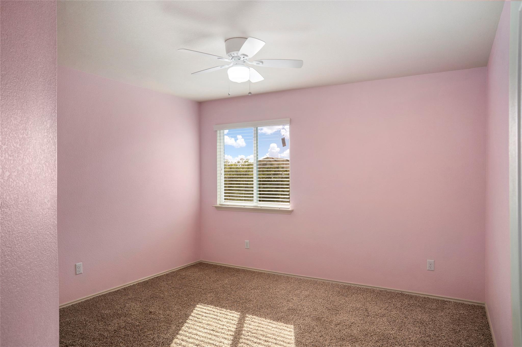 212 Foster Ln, Jarrell, TX 76537