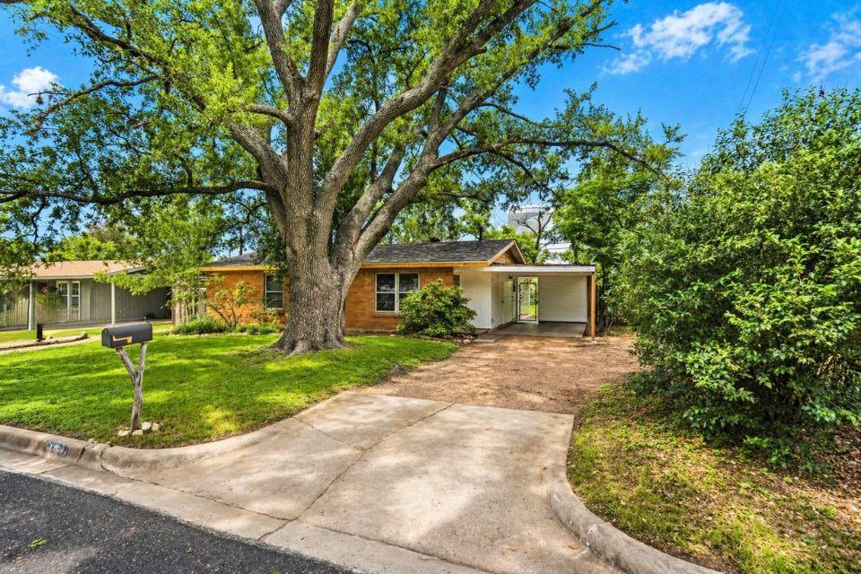 5104 Waterbrook Dr, Austin, TX 78723