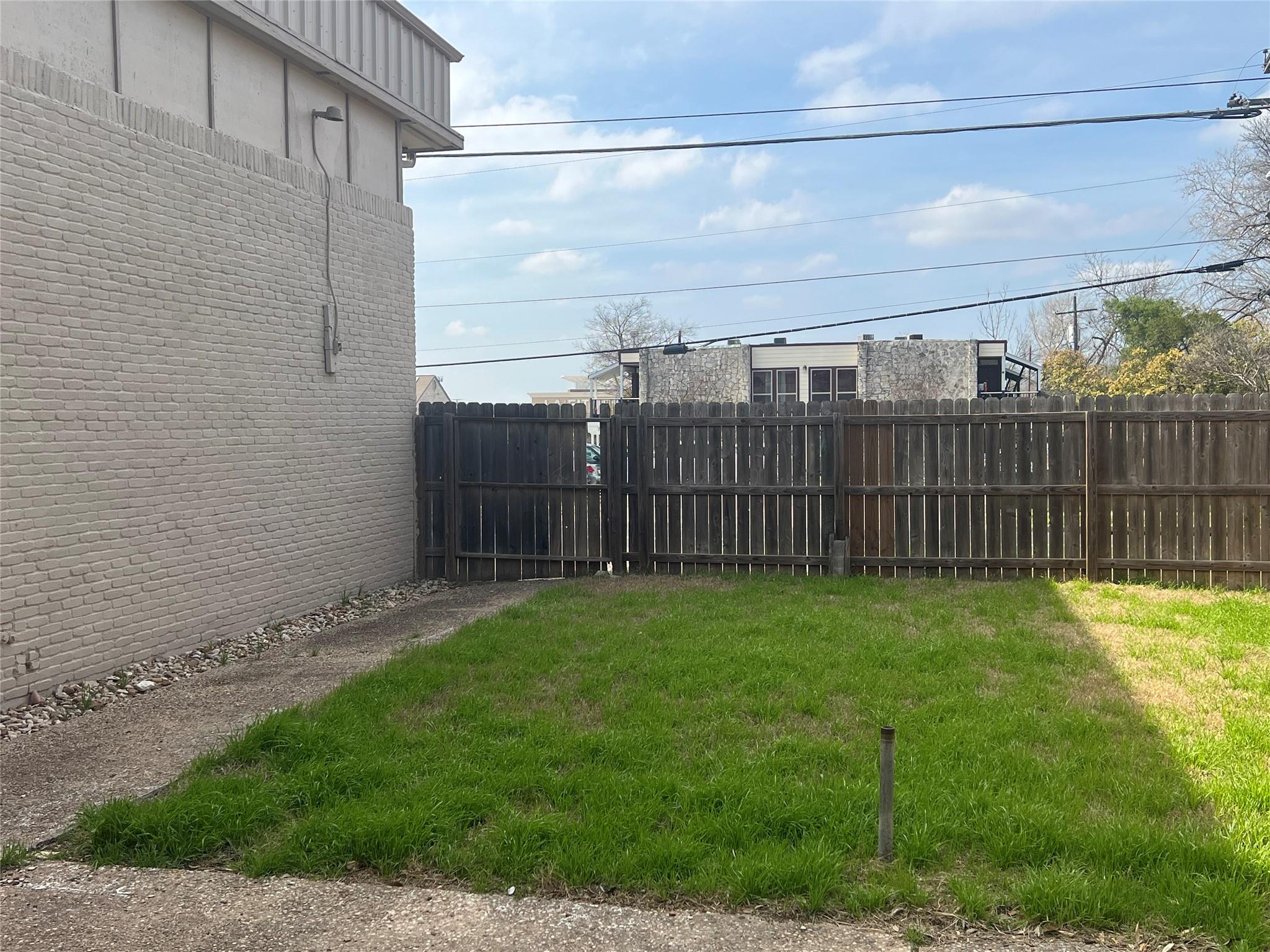 1820 Wooten Park Dr # 104, Austin, TX 78757