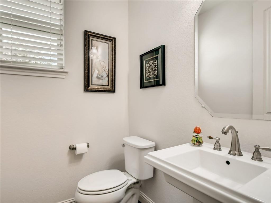 215 Woodlands Ct, Lakeway, TX 78738