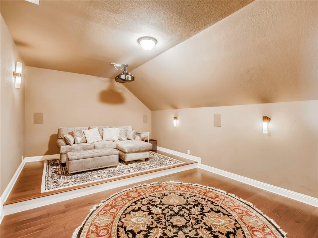 215 Woodlands Ct, Lakeway, TX 78738