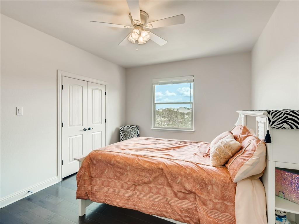 215 Woodlands Ct, Lakeway, TX 78738