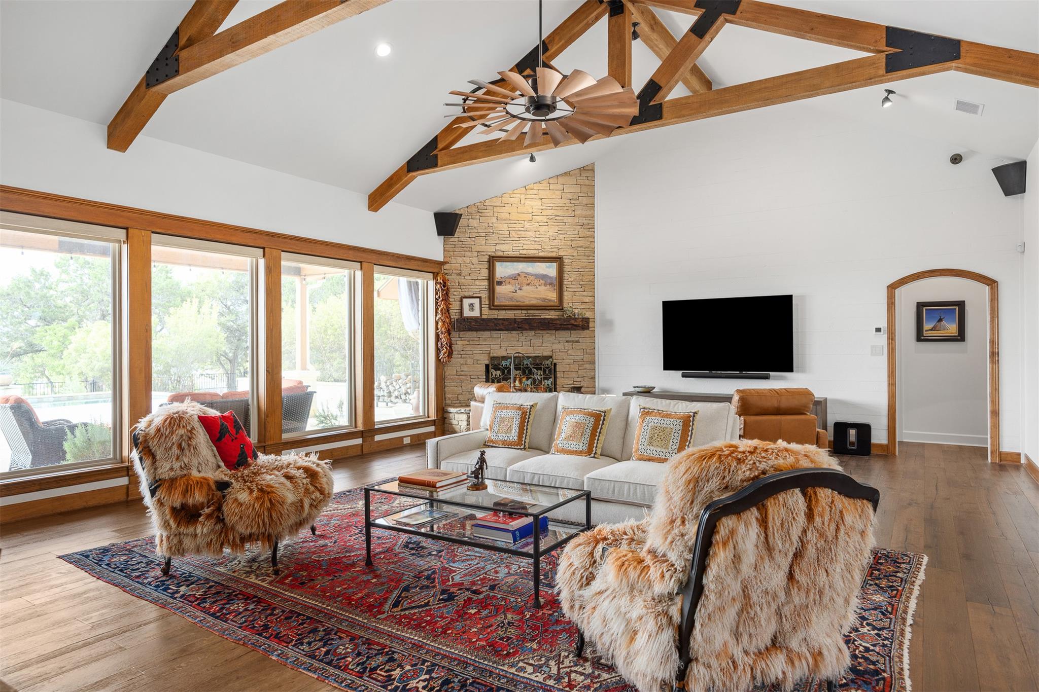 357 Cypress Estates Pkwy, Ingram, TX 78025