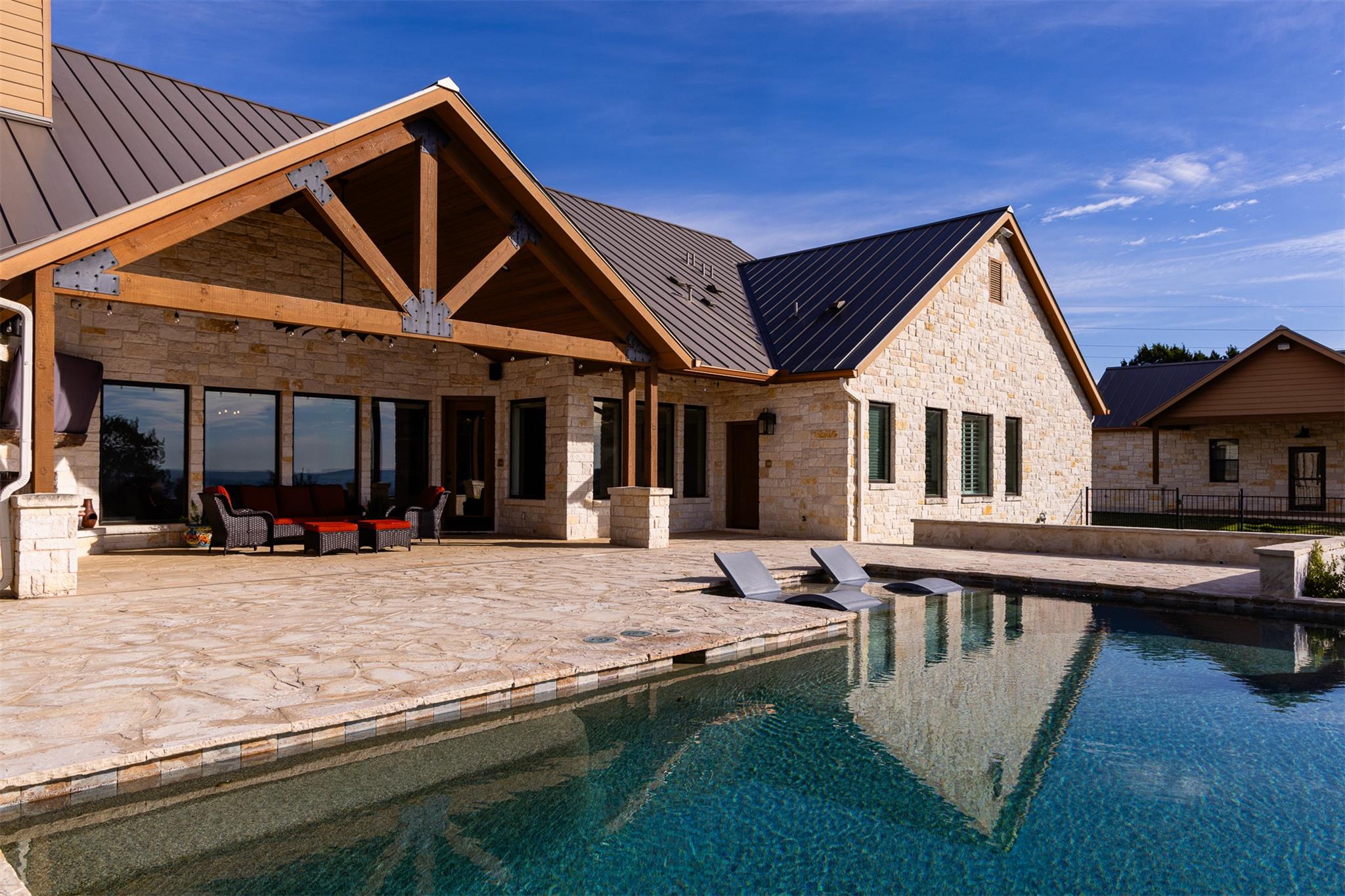 357 Cypress Estates Pkwy, Ingram, TX 78025