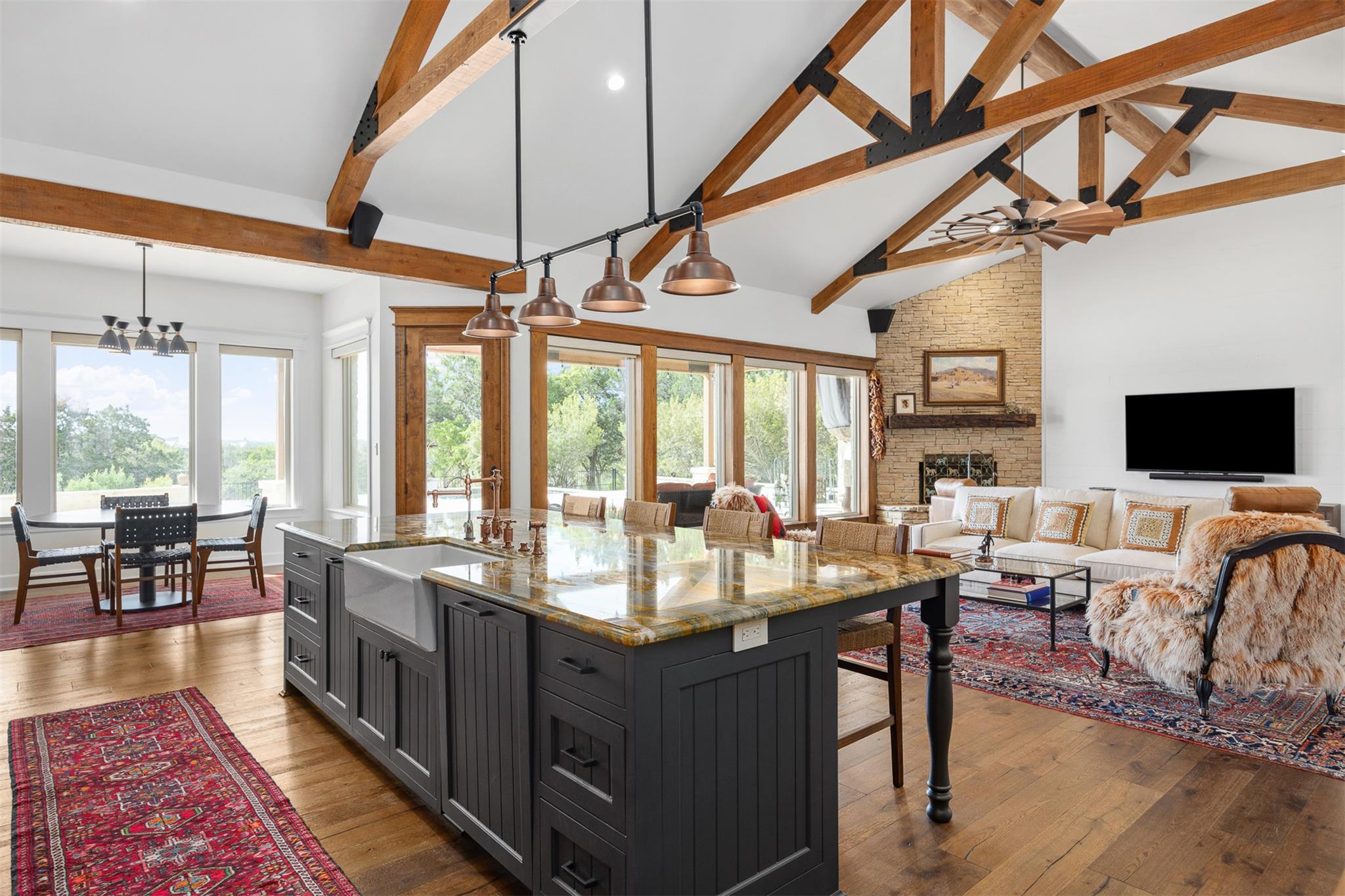 357 Cypress Estates Pkwy, Ingram, TX 78025