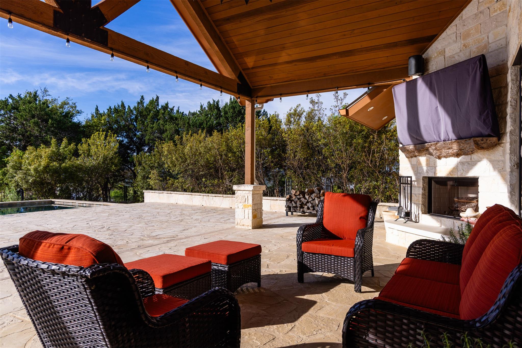 357 Cypress Estates Pkwy, Ingram, TX 78025