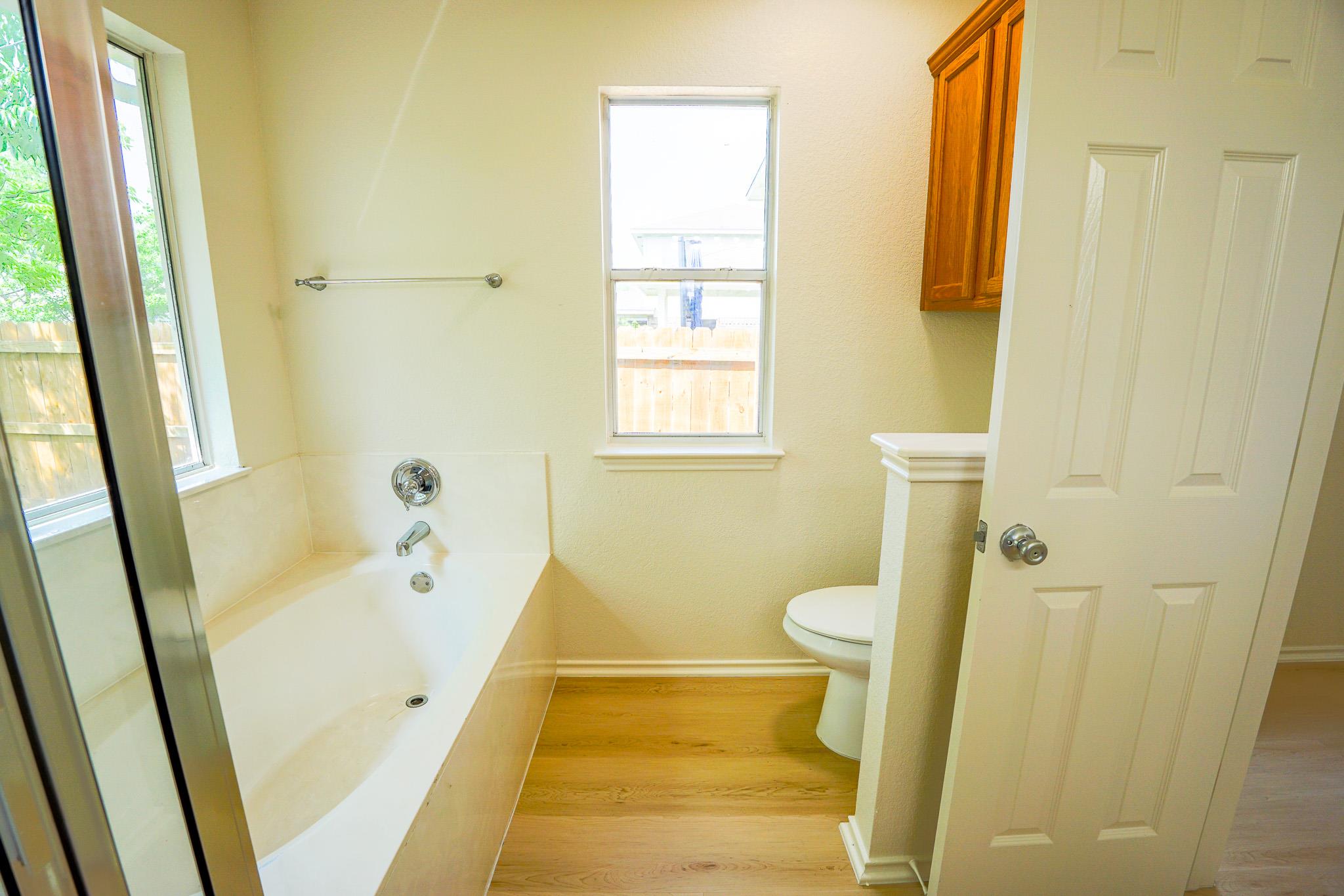 1520 Darjeeling Dr, Pflugerville, TX 78660