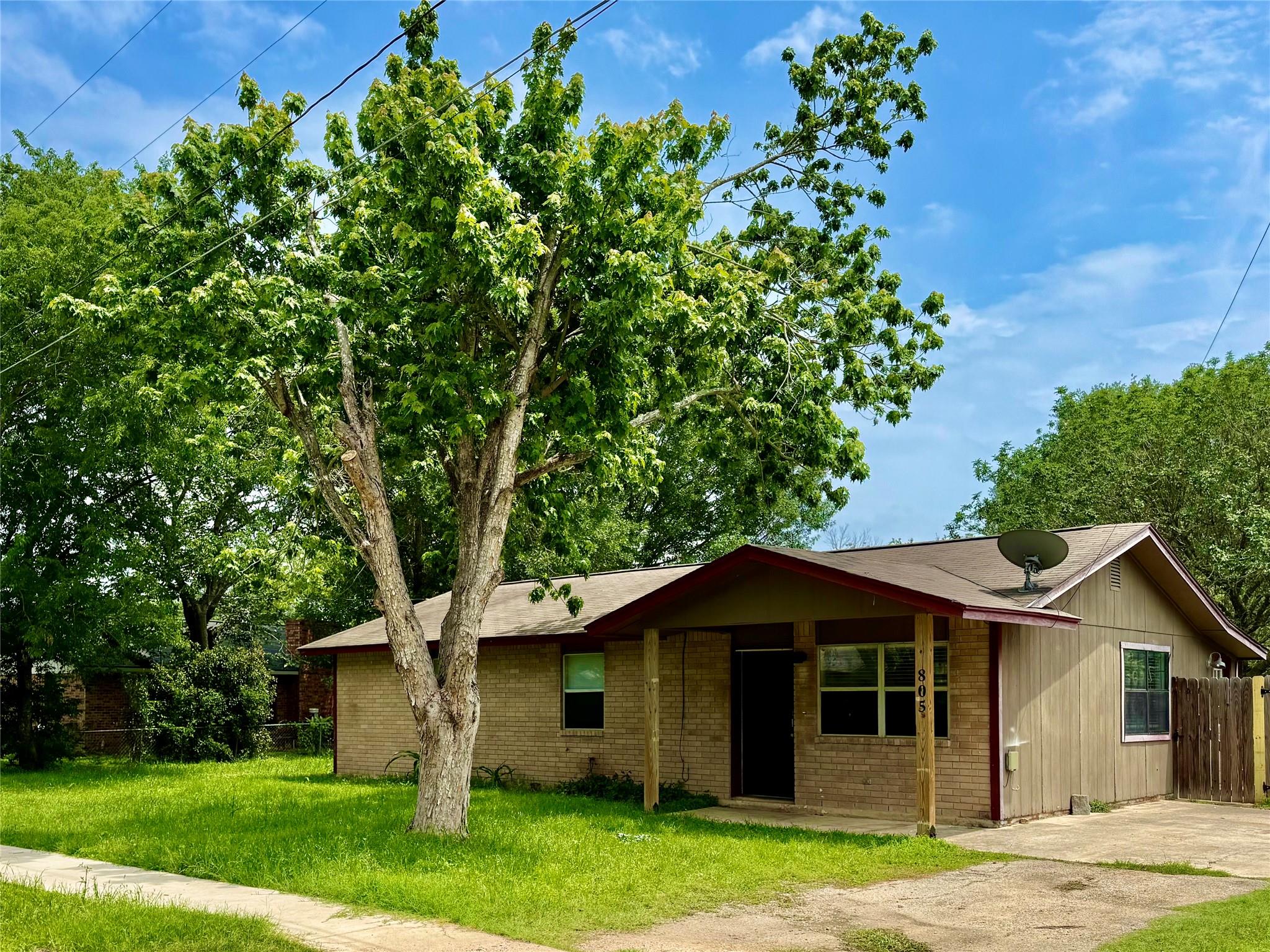 805 Laurel St, Bastrop, TX 78602