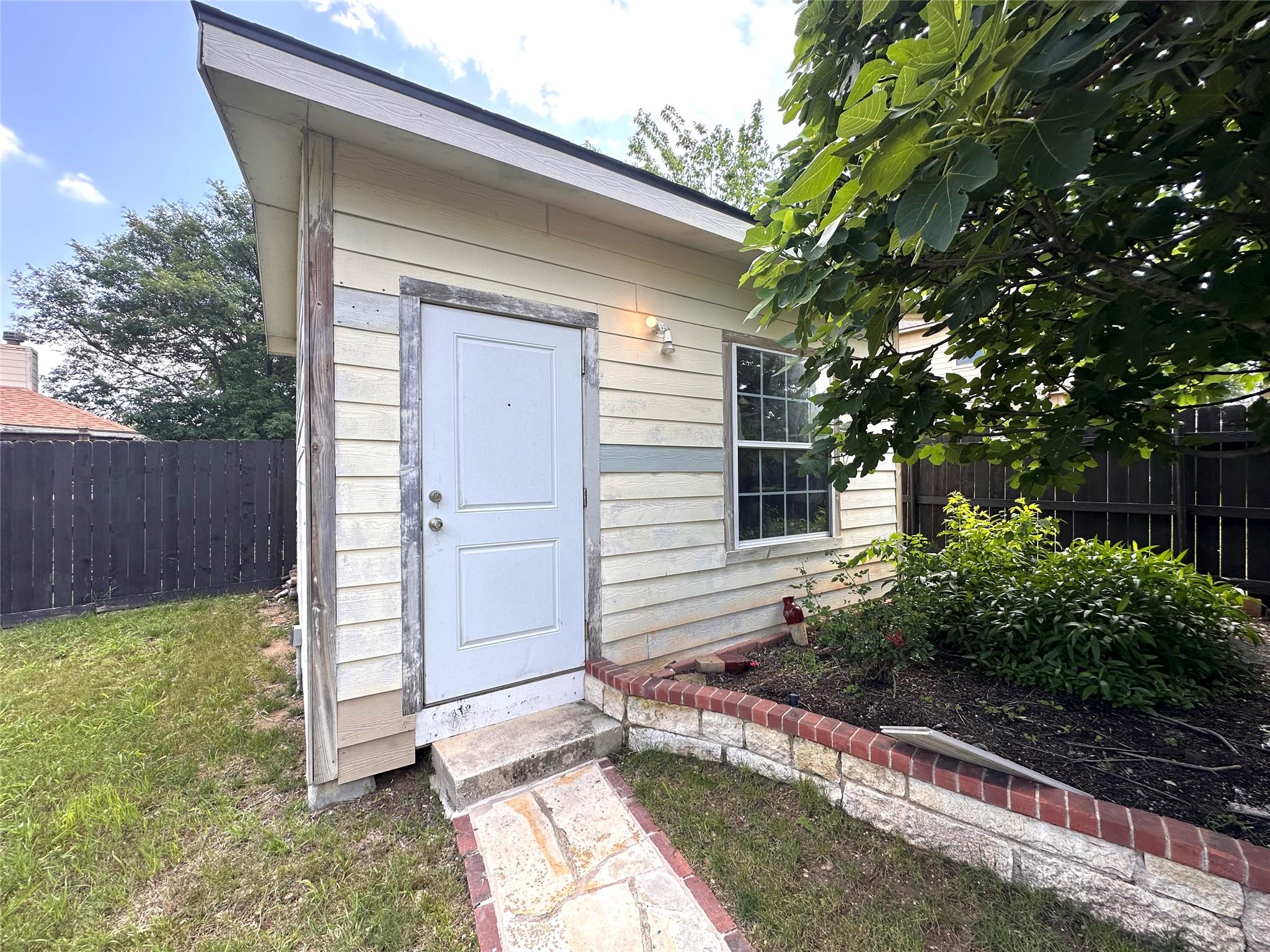 803 Mallard Lake Trl, Leander, TX 78641