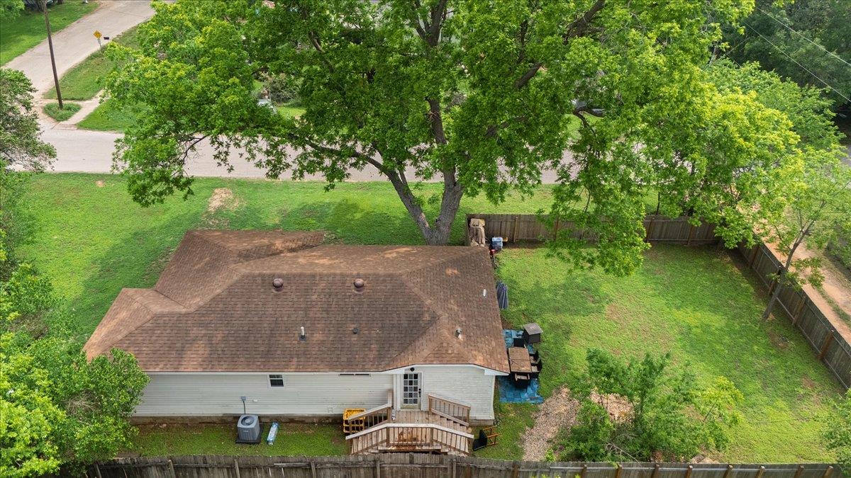 608 Washington St, Smithville, TX 78957