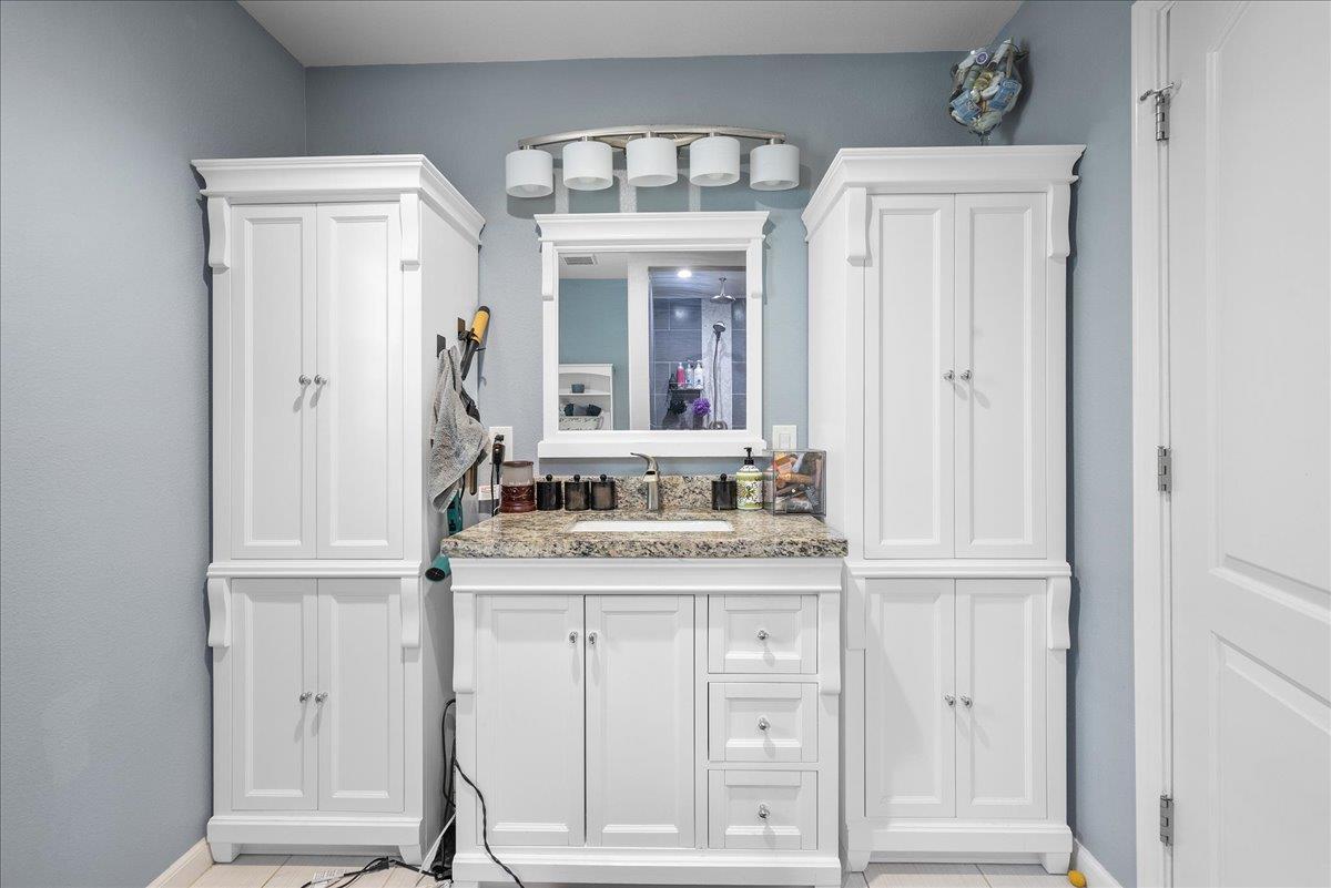 608 Washington St, Smithville, TX 78957