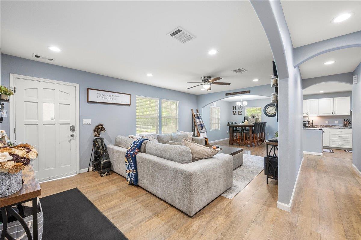 608 Washington St, Smithville, TX 78957