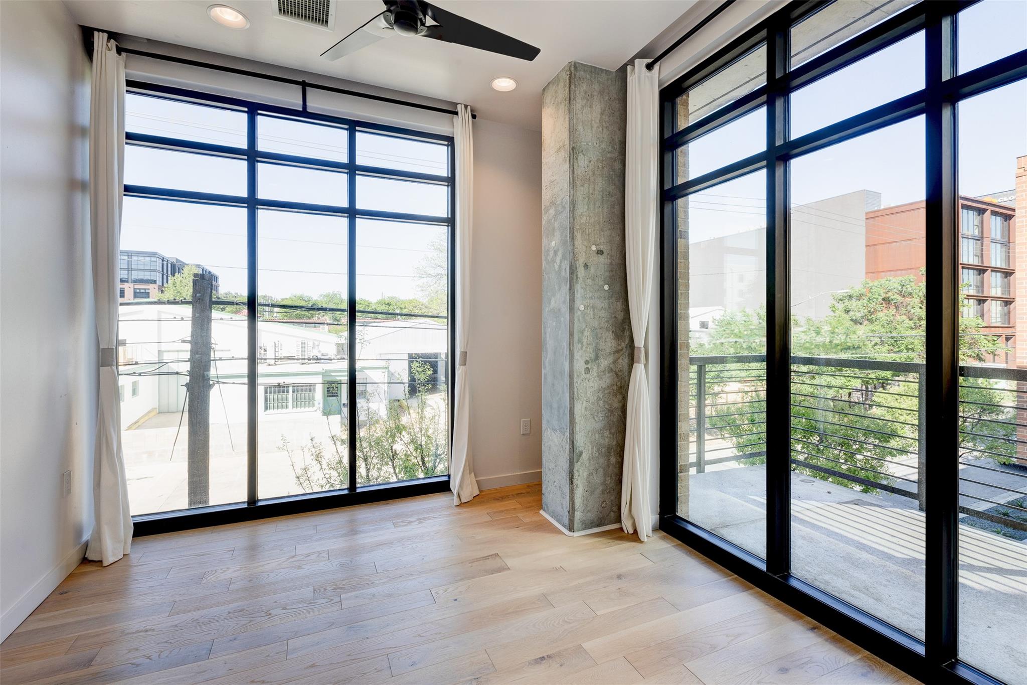 1501 E 4th St # 202, Austin, TX 78702