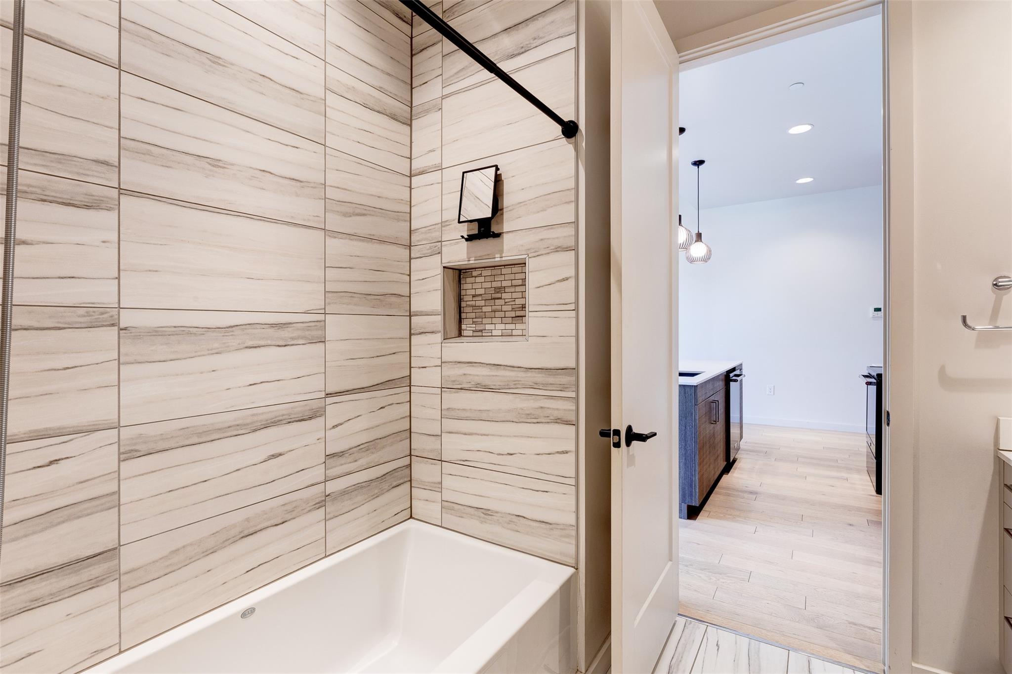 1501 E 4th St # 202, Austin, TX 78702