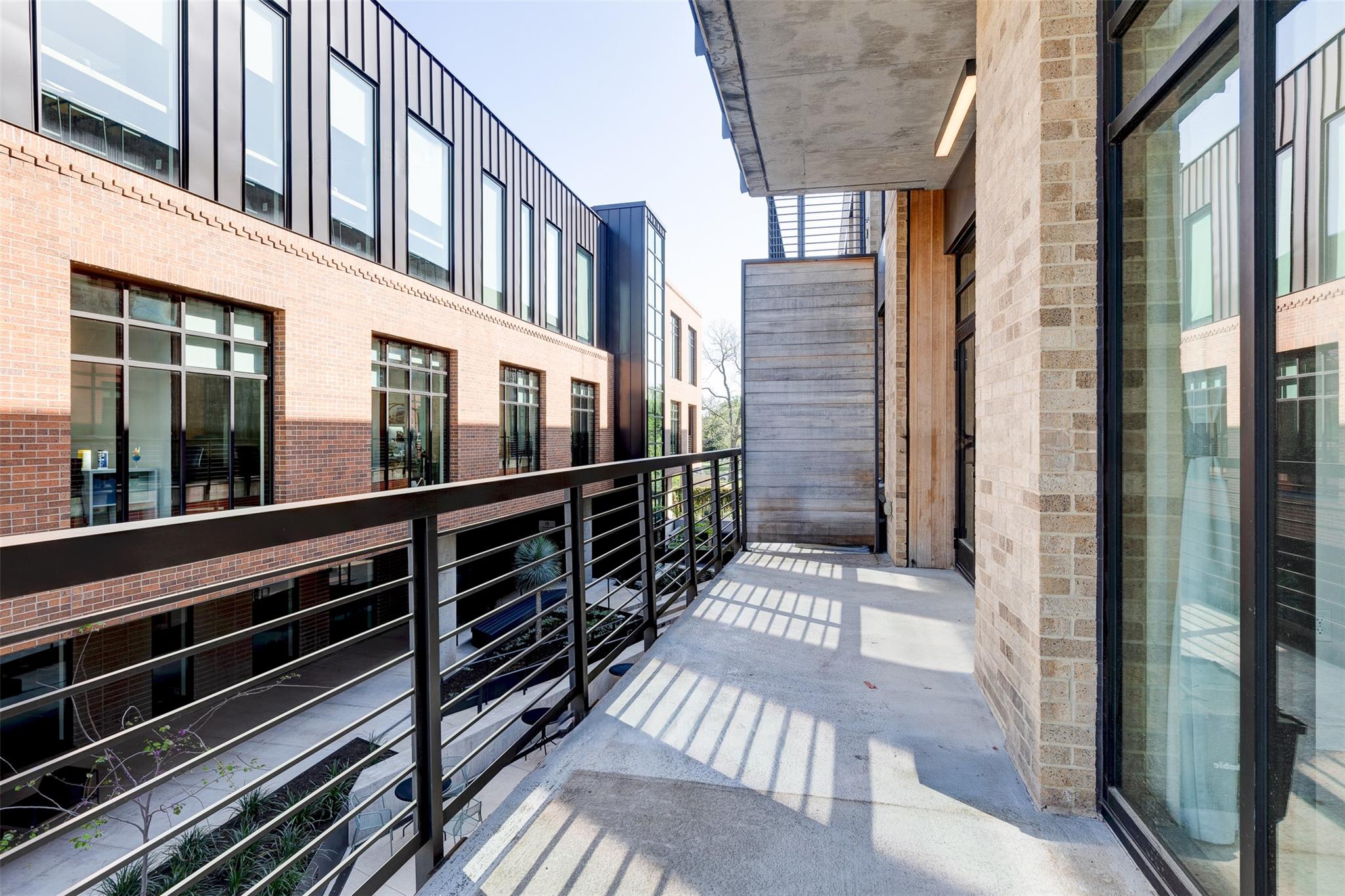 1501 E 4th St # 202, Austin, TX 78702