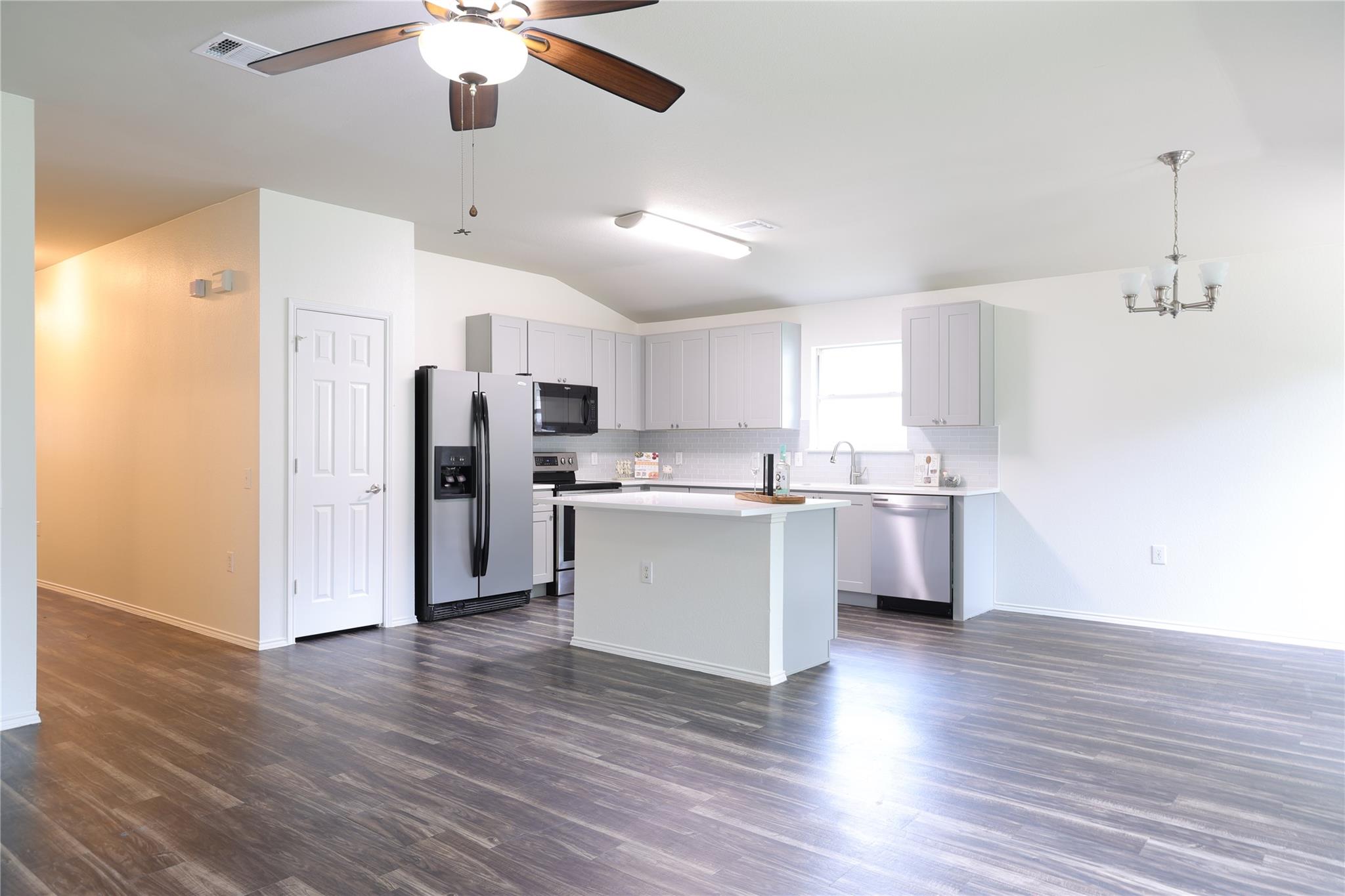 5216 English Glade Dr, Austin, TX 78724