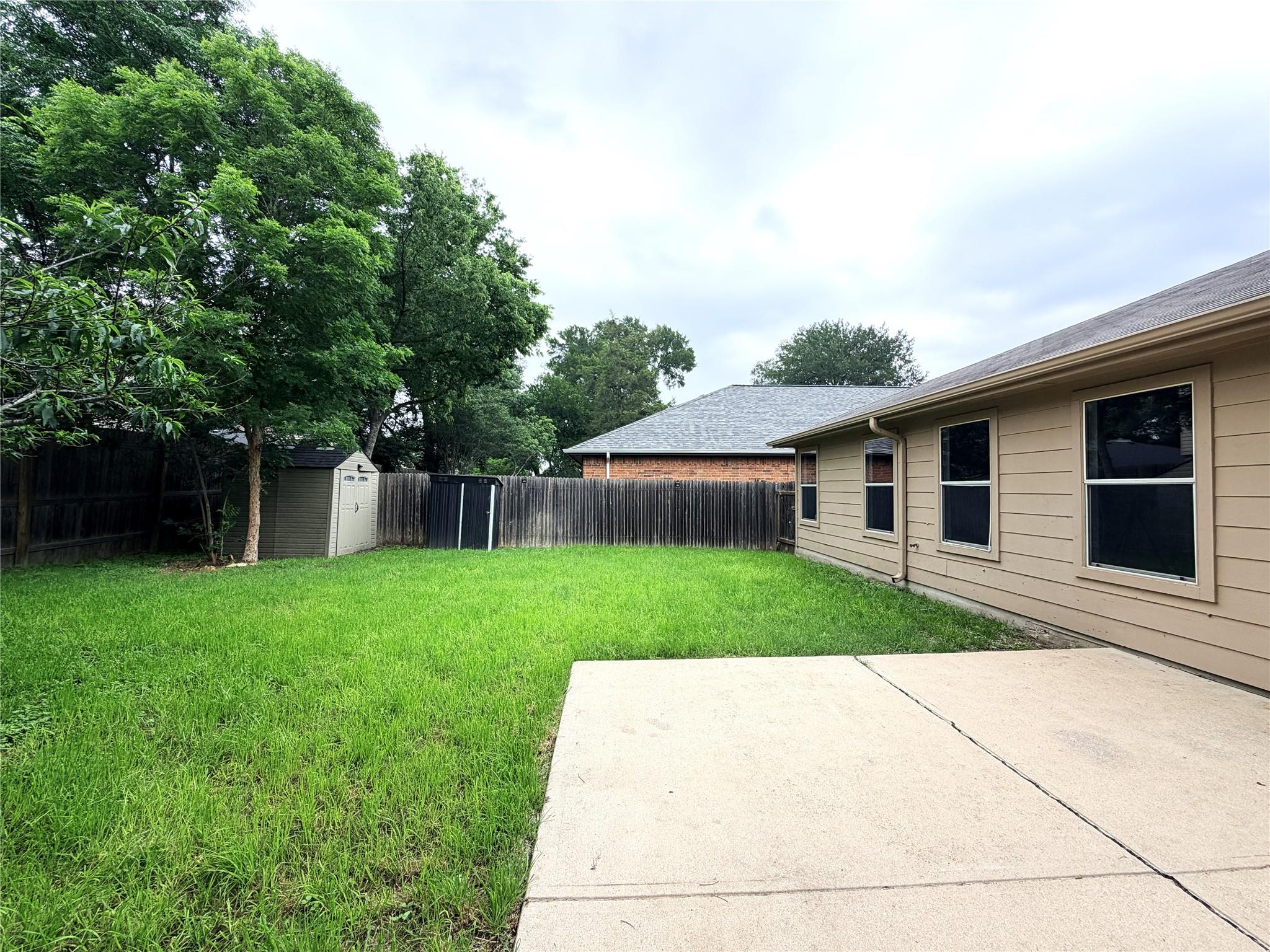 5216 English Glade Dr, Austin, TX 78724