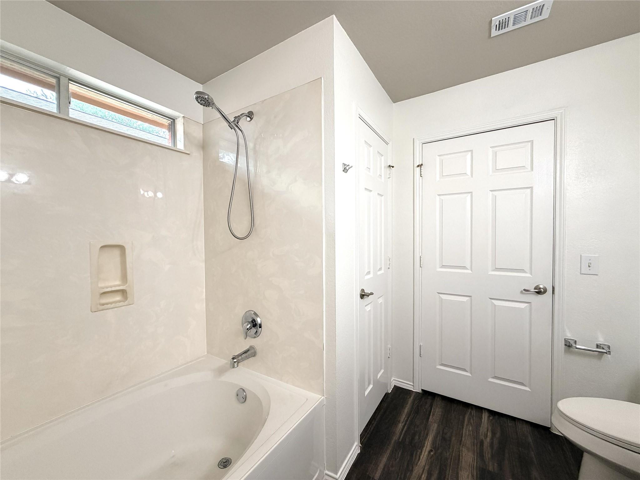 5216 English Glade Dr, Austin, TX 78724