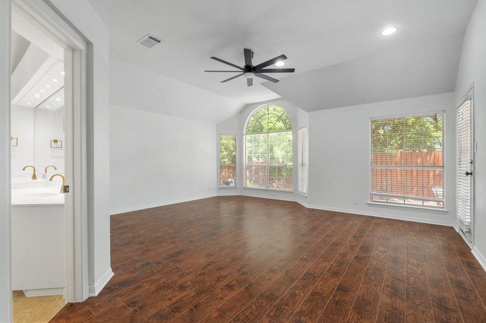 209 El Rio Dr, Lakeway, TX 78734