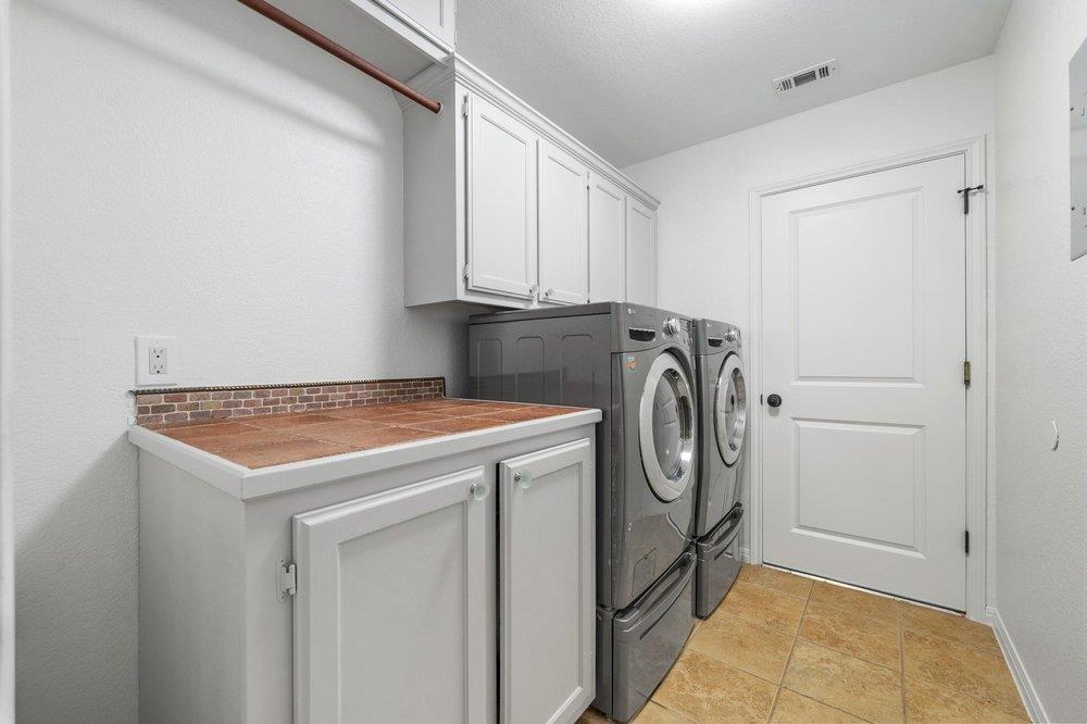 209 El Rio Dr, Lakeway, TX 78734