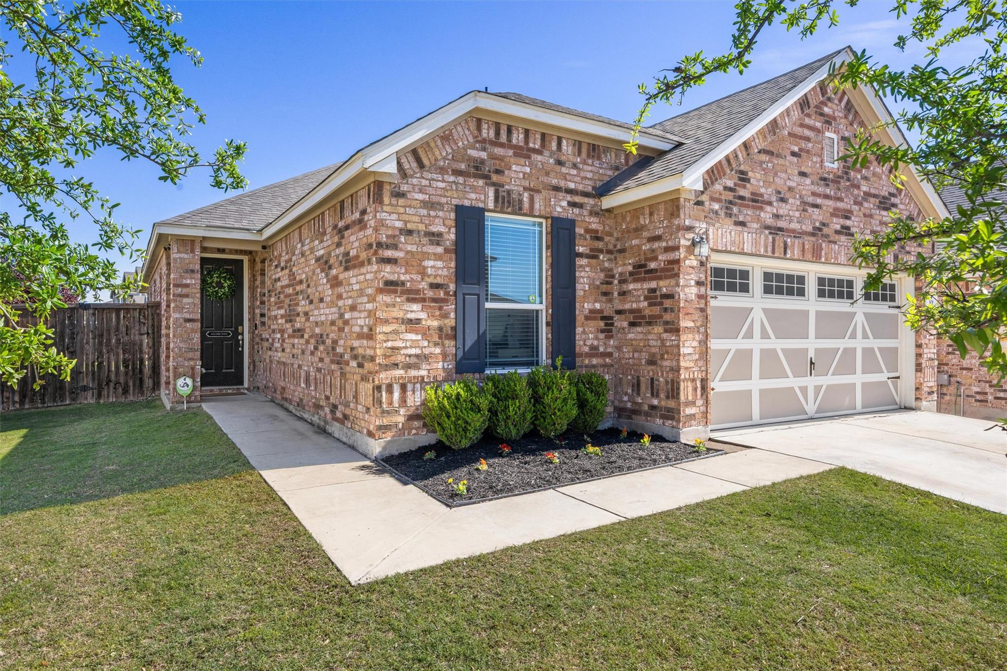 101 Muenster Dr # 154, Hutto, TX 78634
