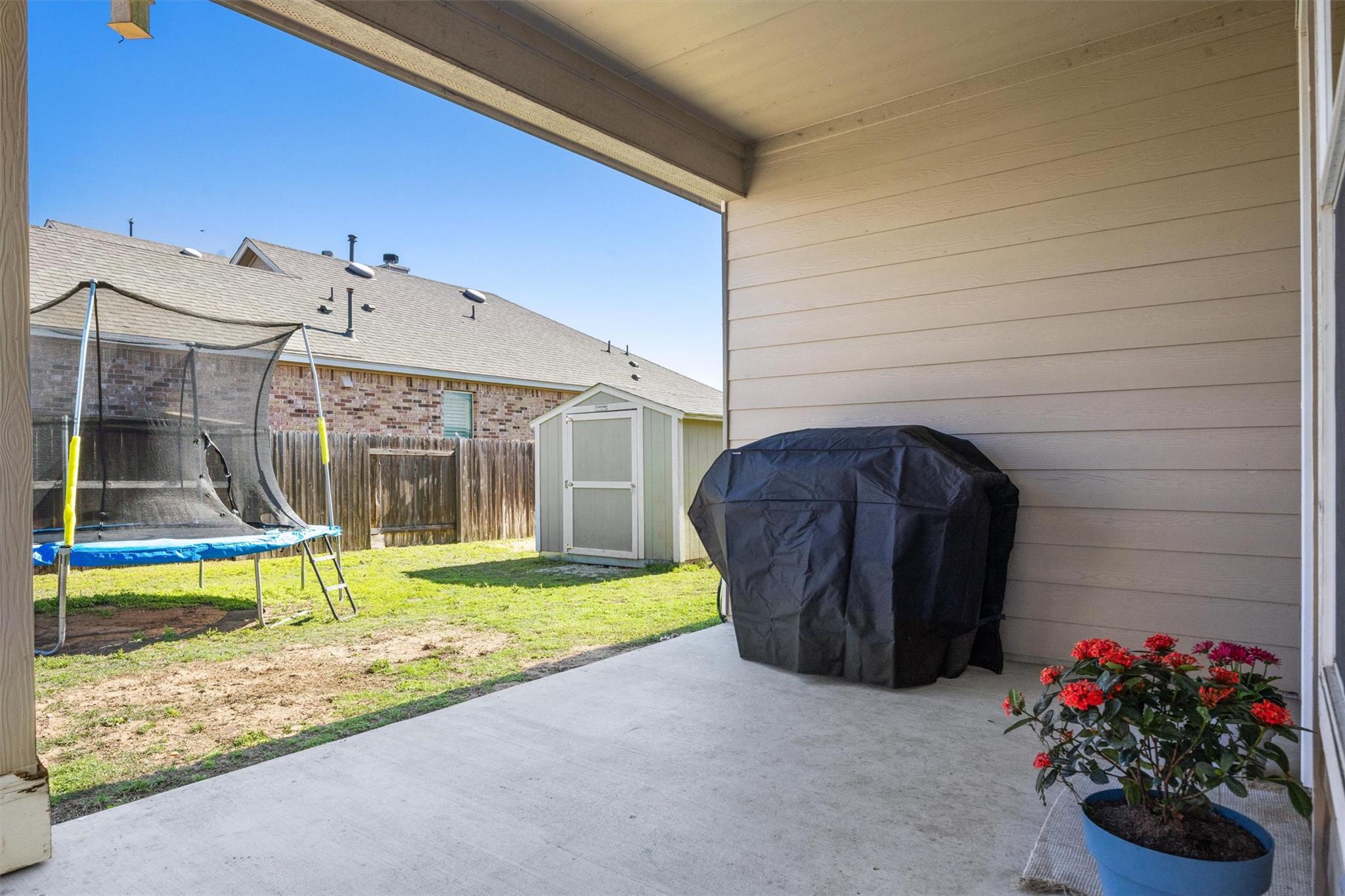 101 Muenster Dr # 154, Hutto, TX 78634