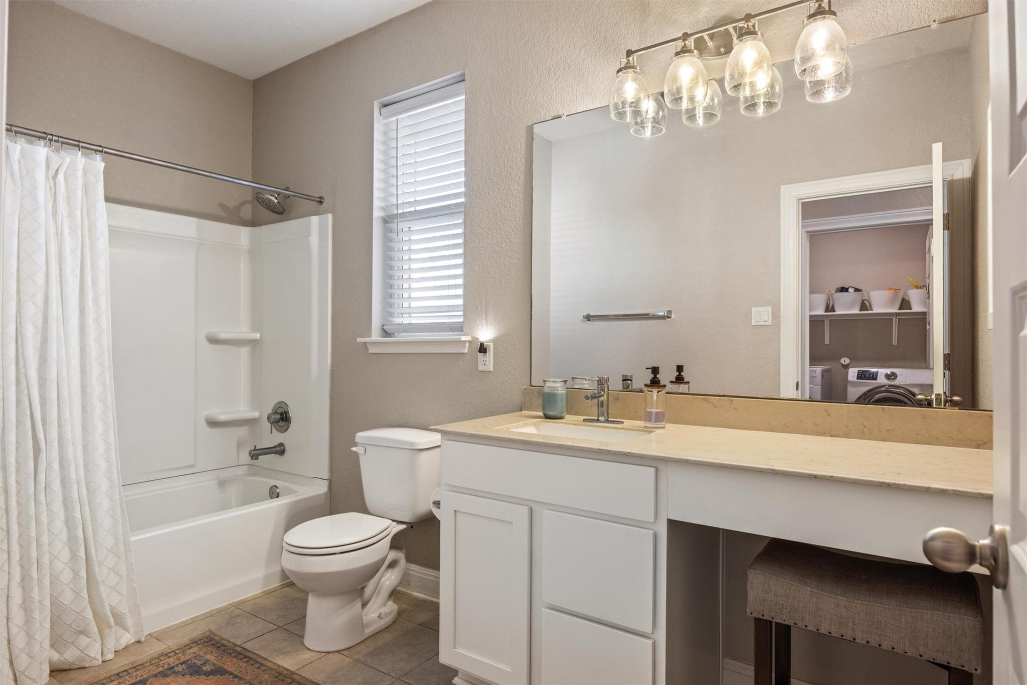 101 Muenster Dr # 154, Hutto, TX 78634