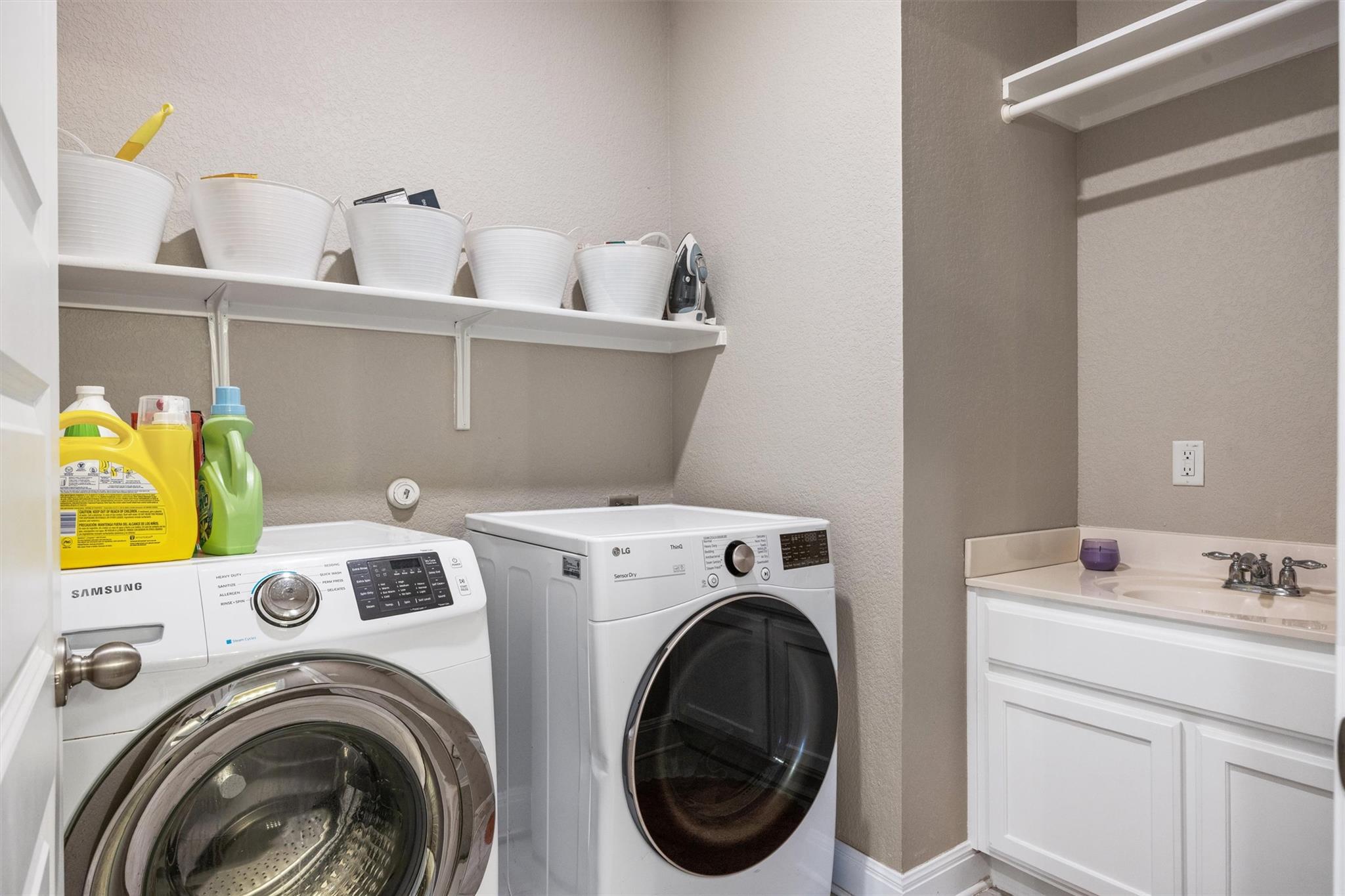 101 Muenster Dr # 154, Hutto, TX 78634