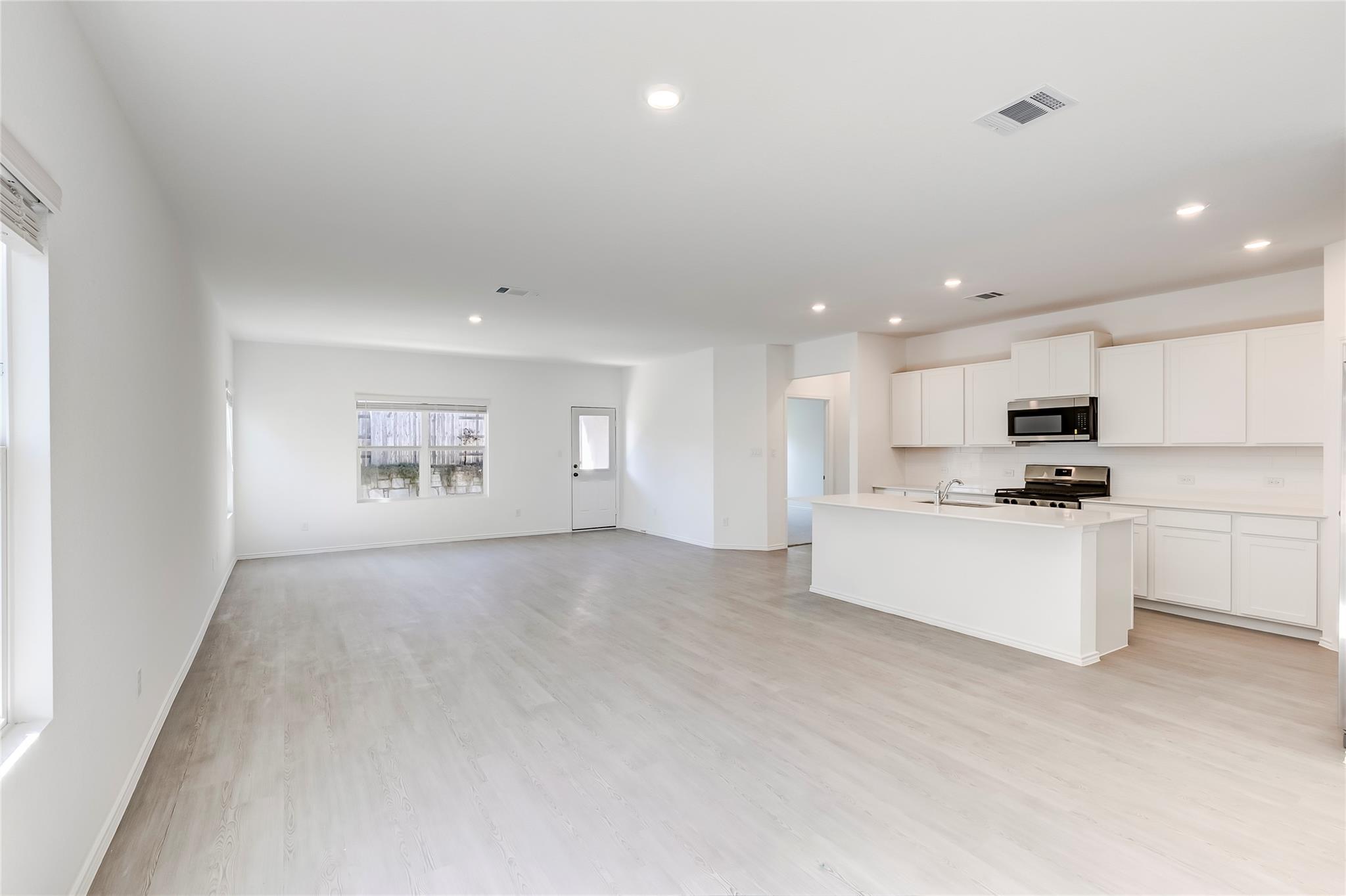 173 Cibolo Creek Loop, Bastrop, TX 78602