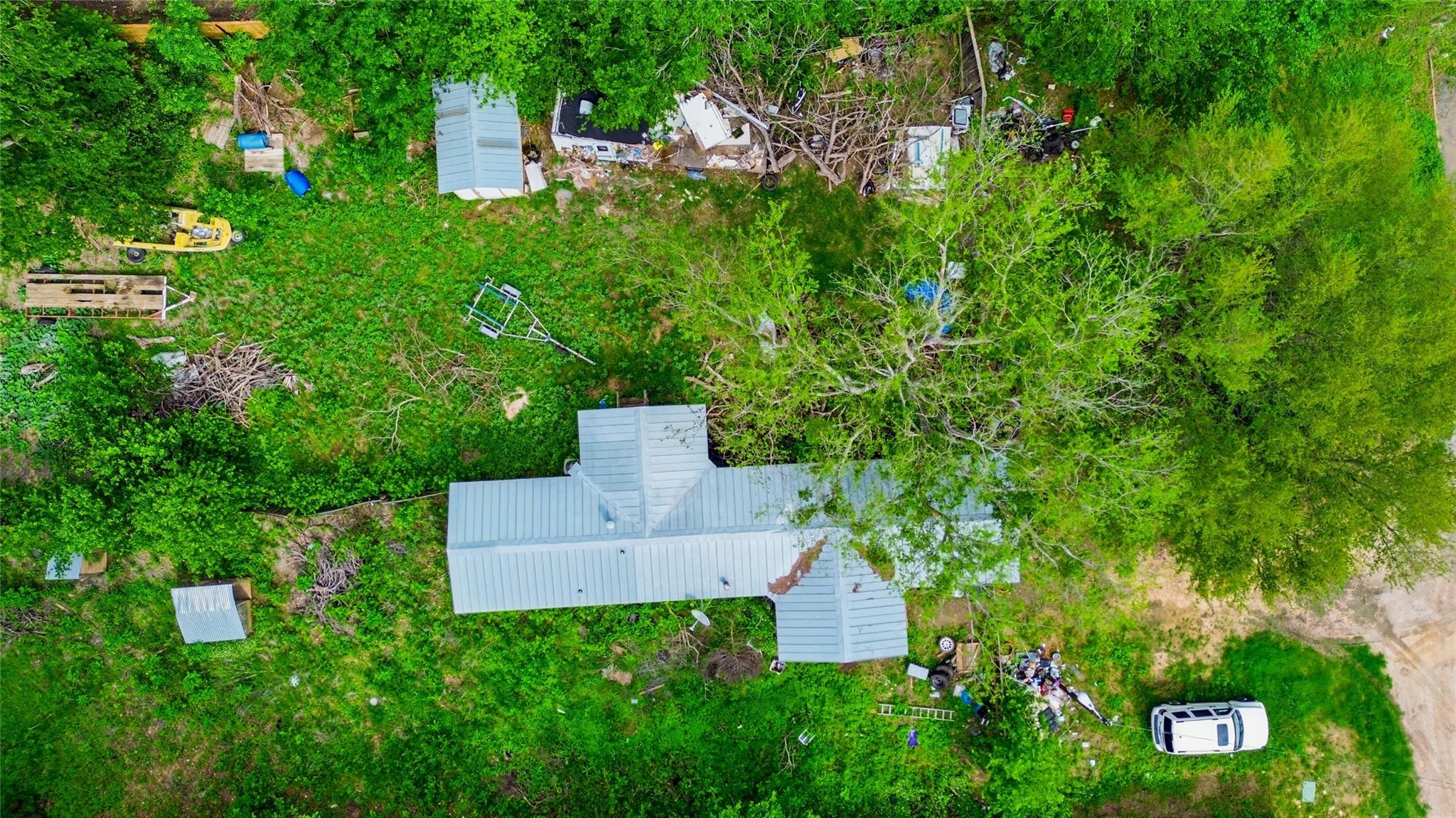 2 Skylark Dr, Martindale, TX 78655