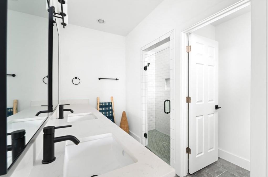 5102 Moss Pt, Lago Vista, TX 78645