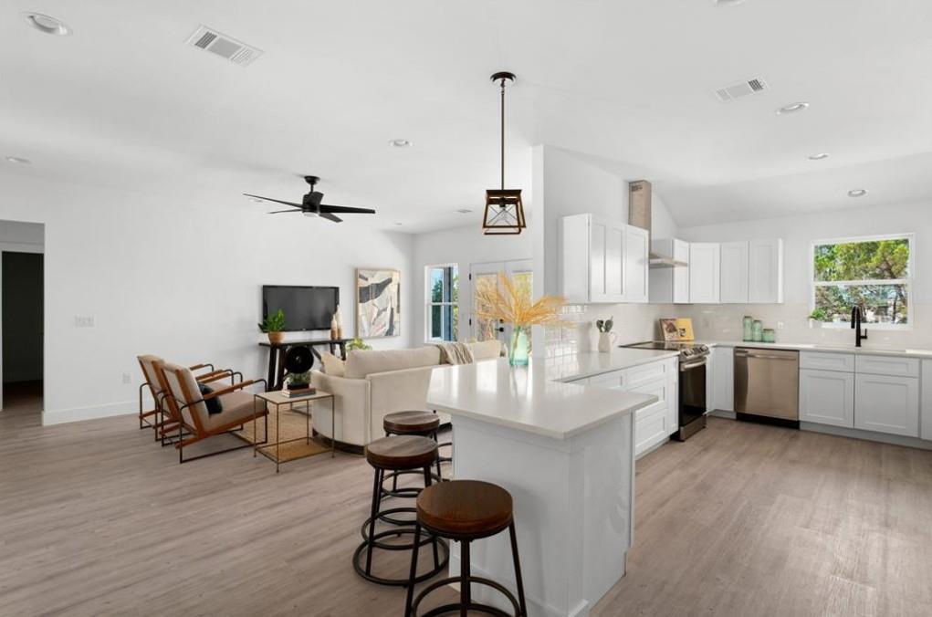 5102 Moss Pt, Lago Vista, TX 78645