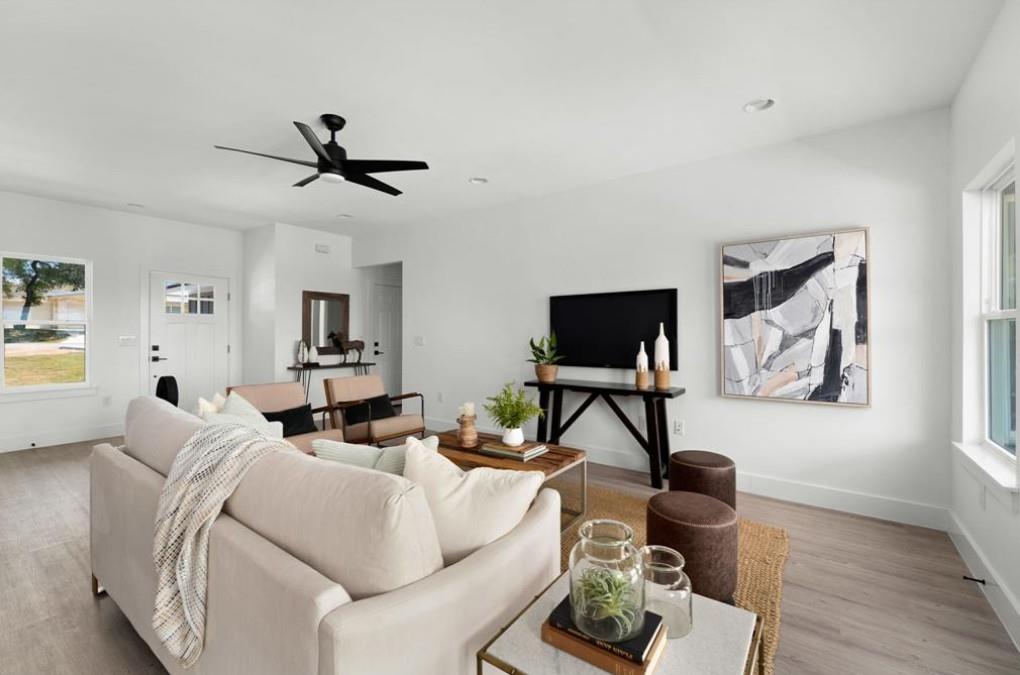 5102 Moss Pt, Lago Vista, TX 78645