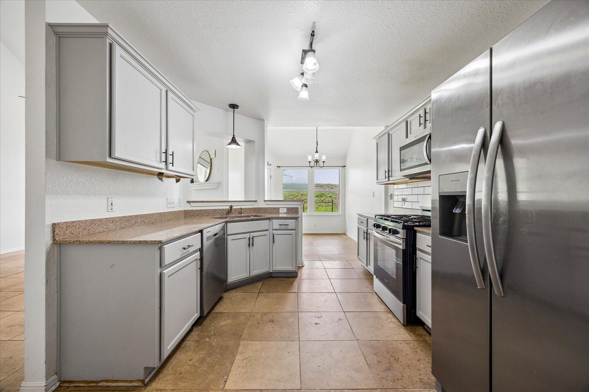 124 Lago Grande Dr, Kyle, TX 78640