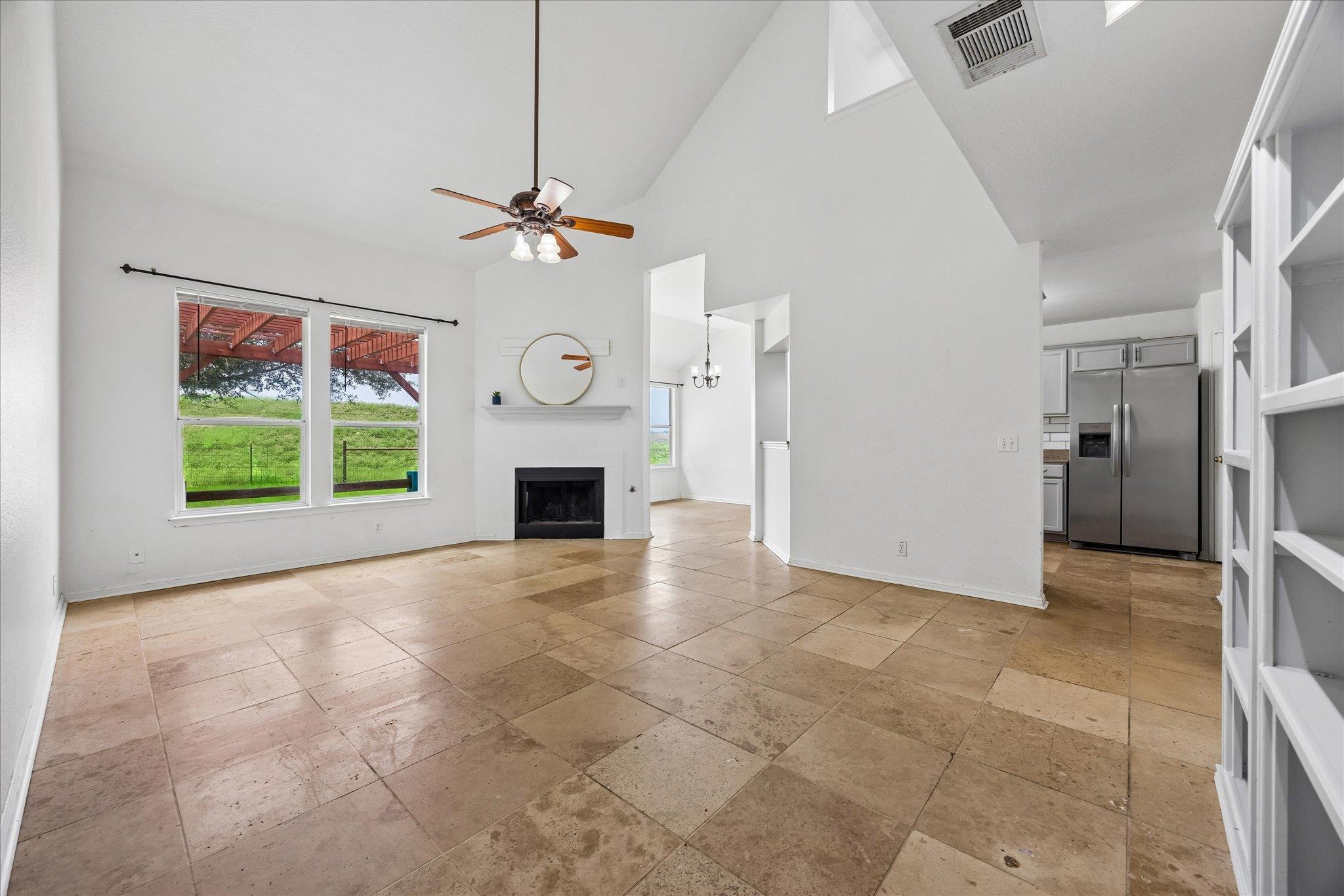 124 Lago Grande Dr, Kyle, TX 78640