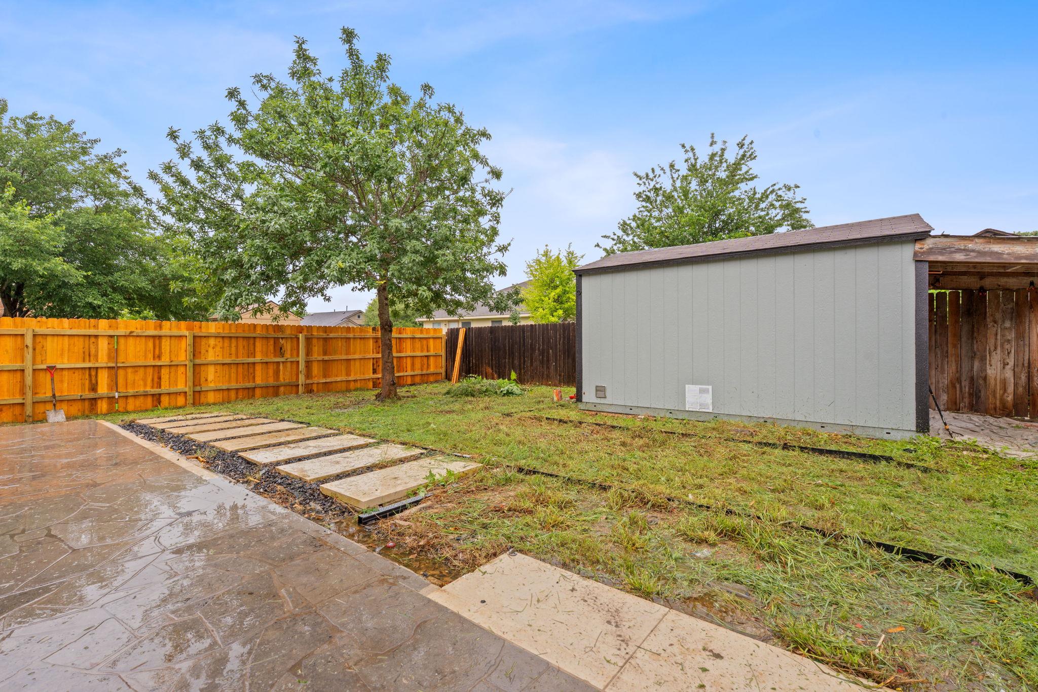 114 Loryn Dr, Hutto, TX 78634