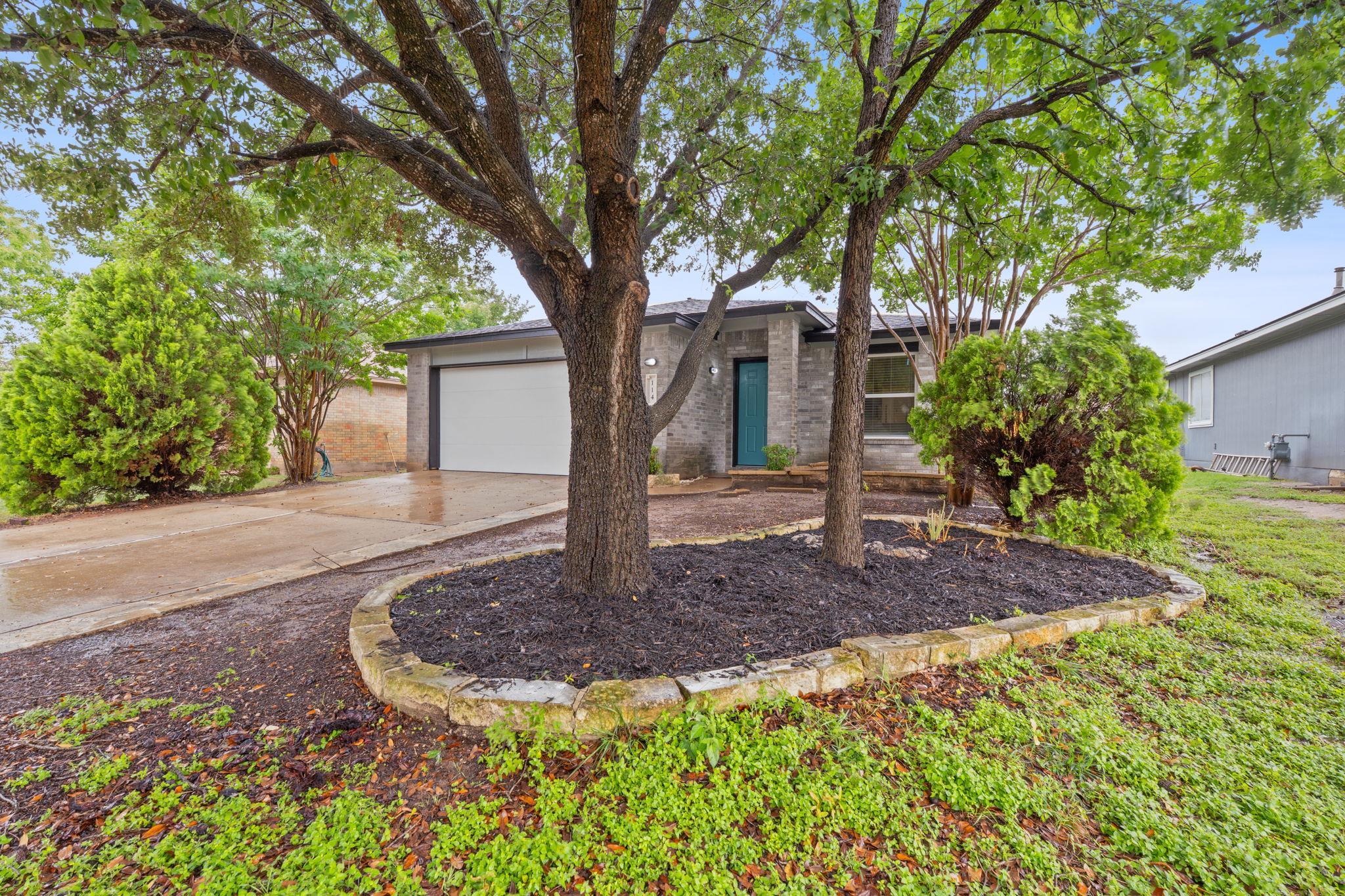 114 Loryn Dr, Hutto, TX 78634