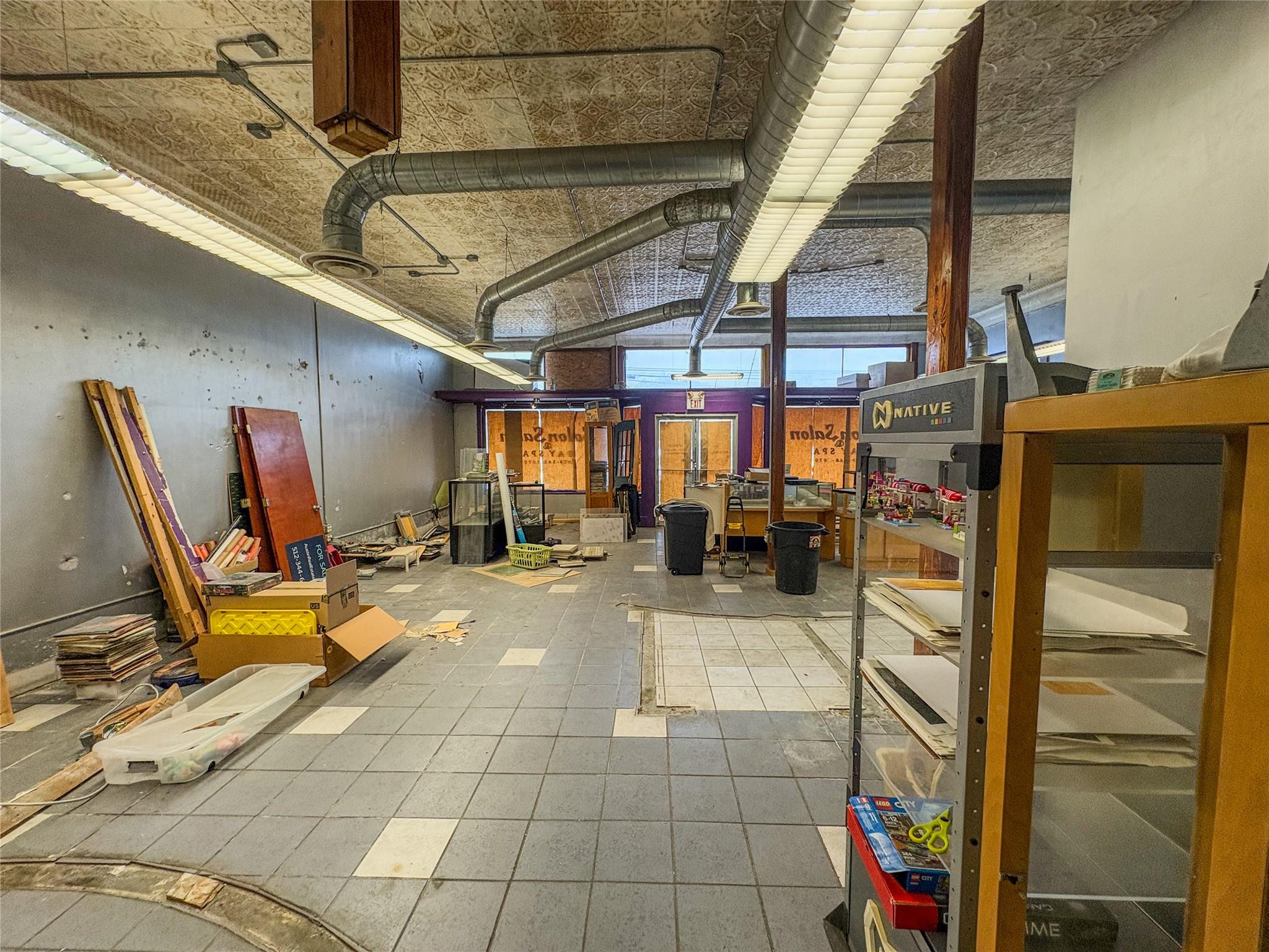 161 S. Main St, Giddings, TX 78942