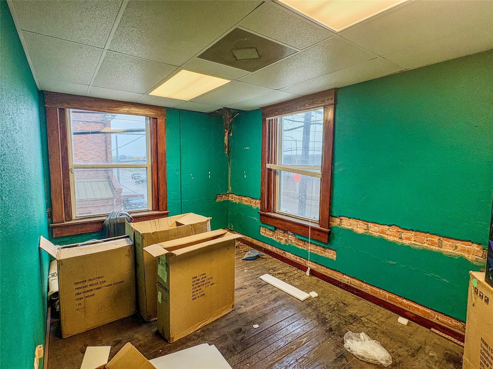 161 S. Main St, Giddings, TX 78942