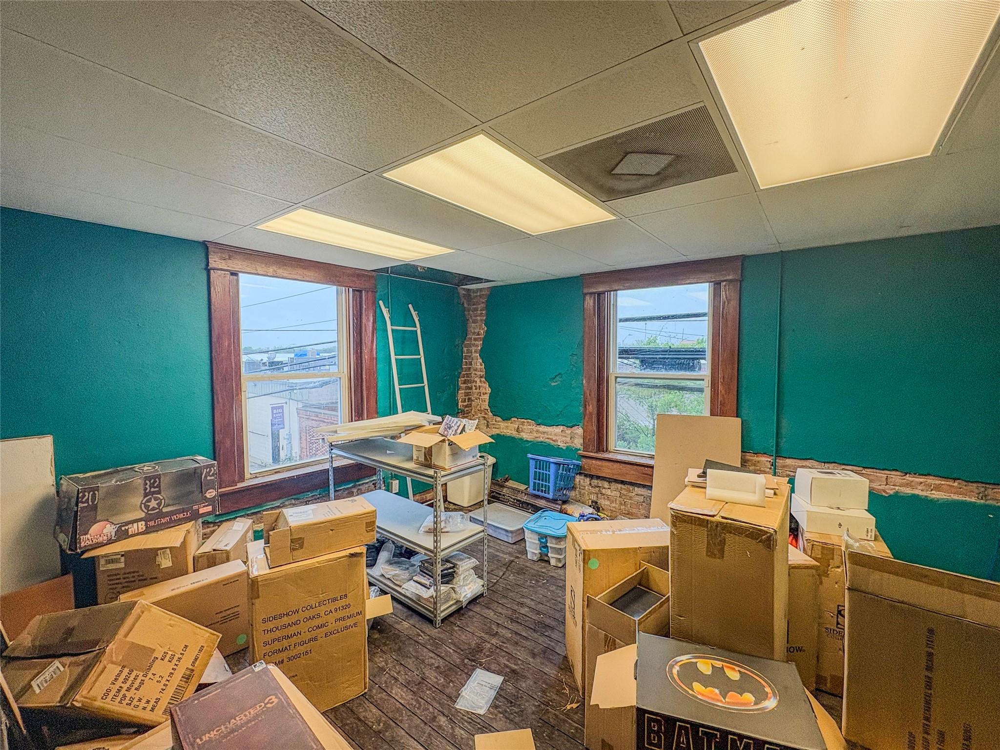 161 S. Main St, Giddings, TX 78942