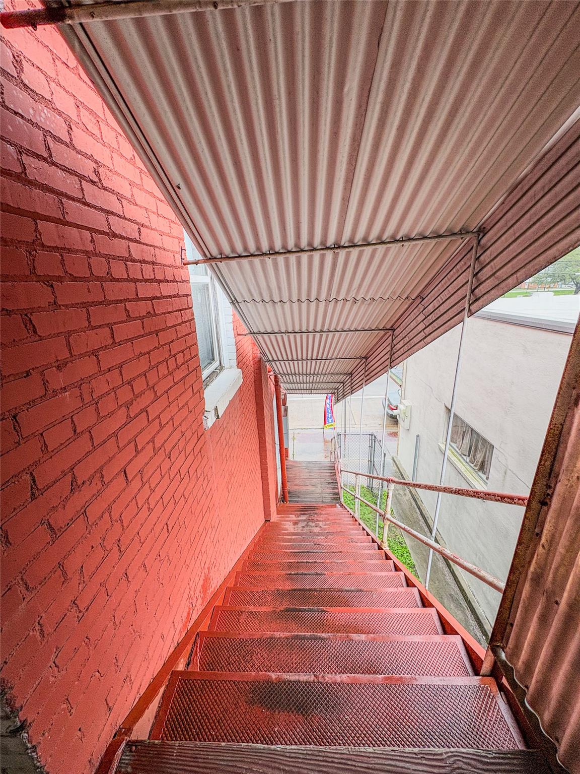 161 S. Main St, Giddings, TX 78942