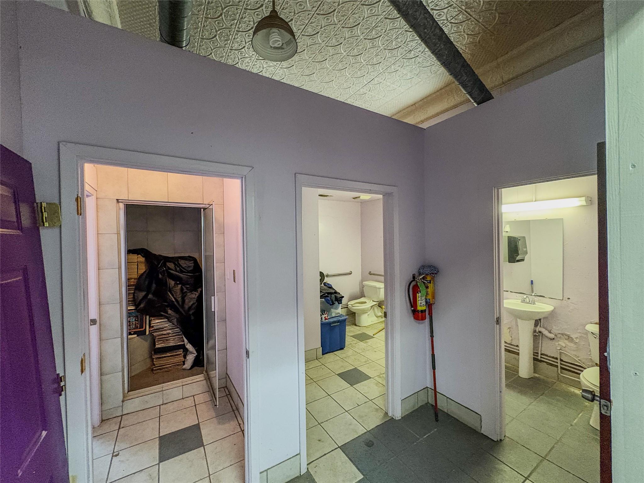 161 S. Main St, Giddings, TX 78942