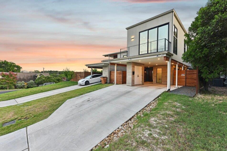 3412 South Oak Dr # A, Austin, TX 78704