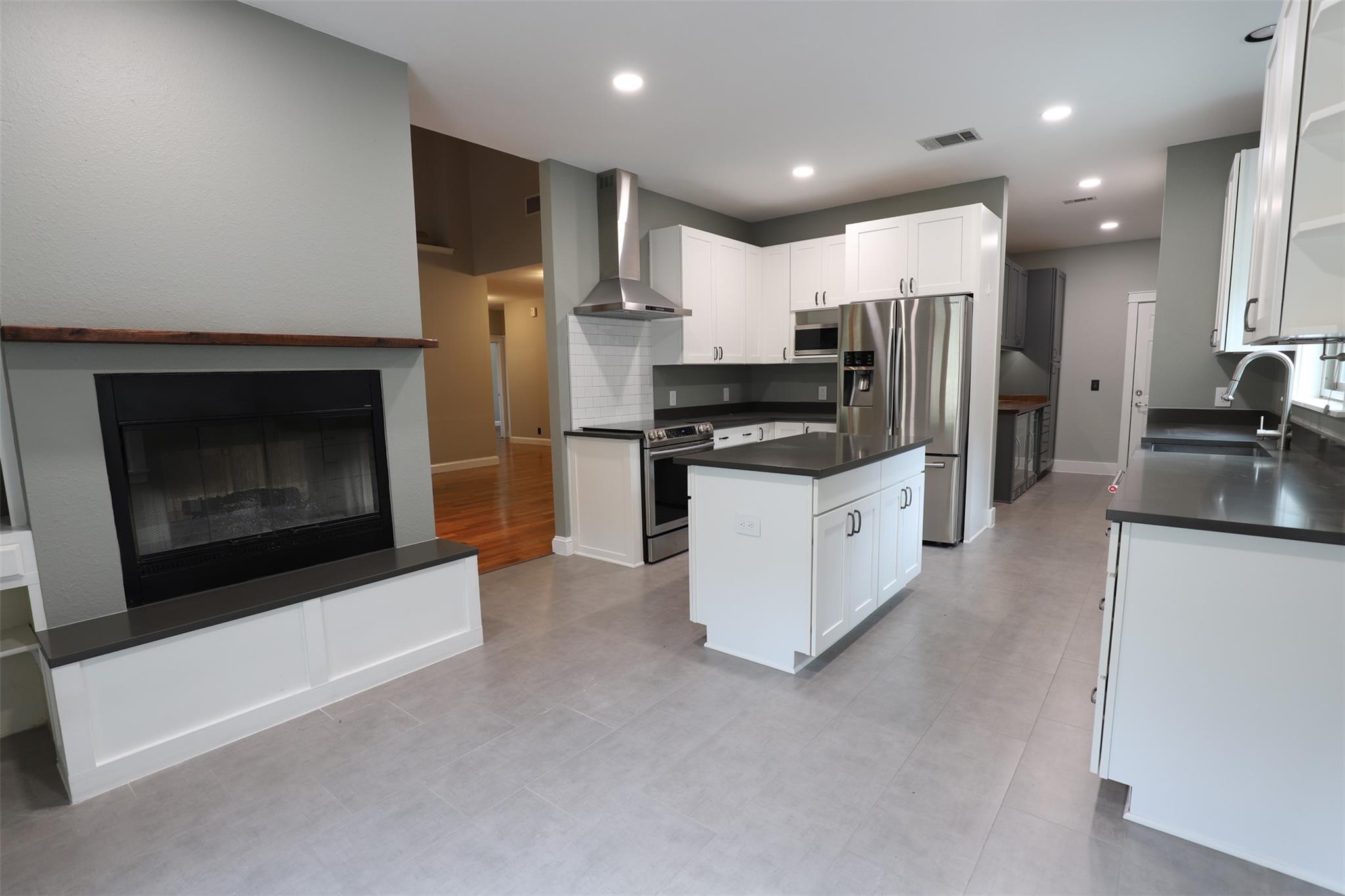8205 Mescalero Dr, Austin, TX 78736