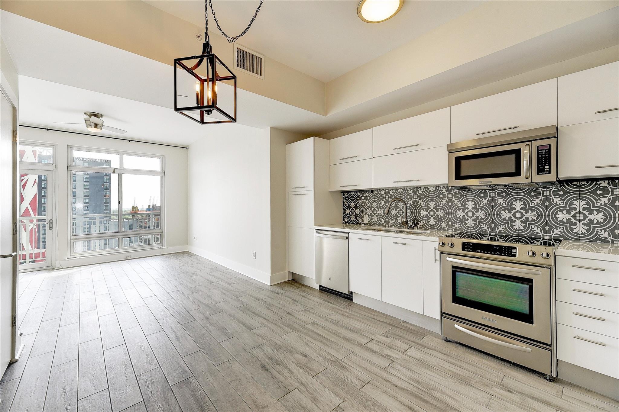 603 Davis St # 1205, Austin, TX 78701