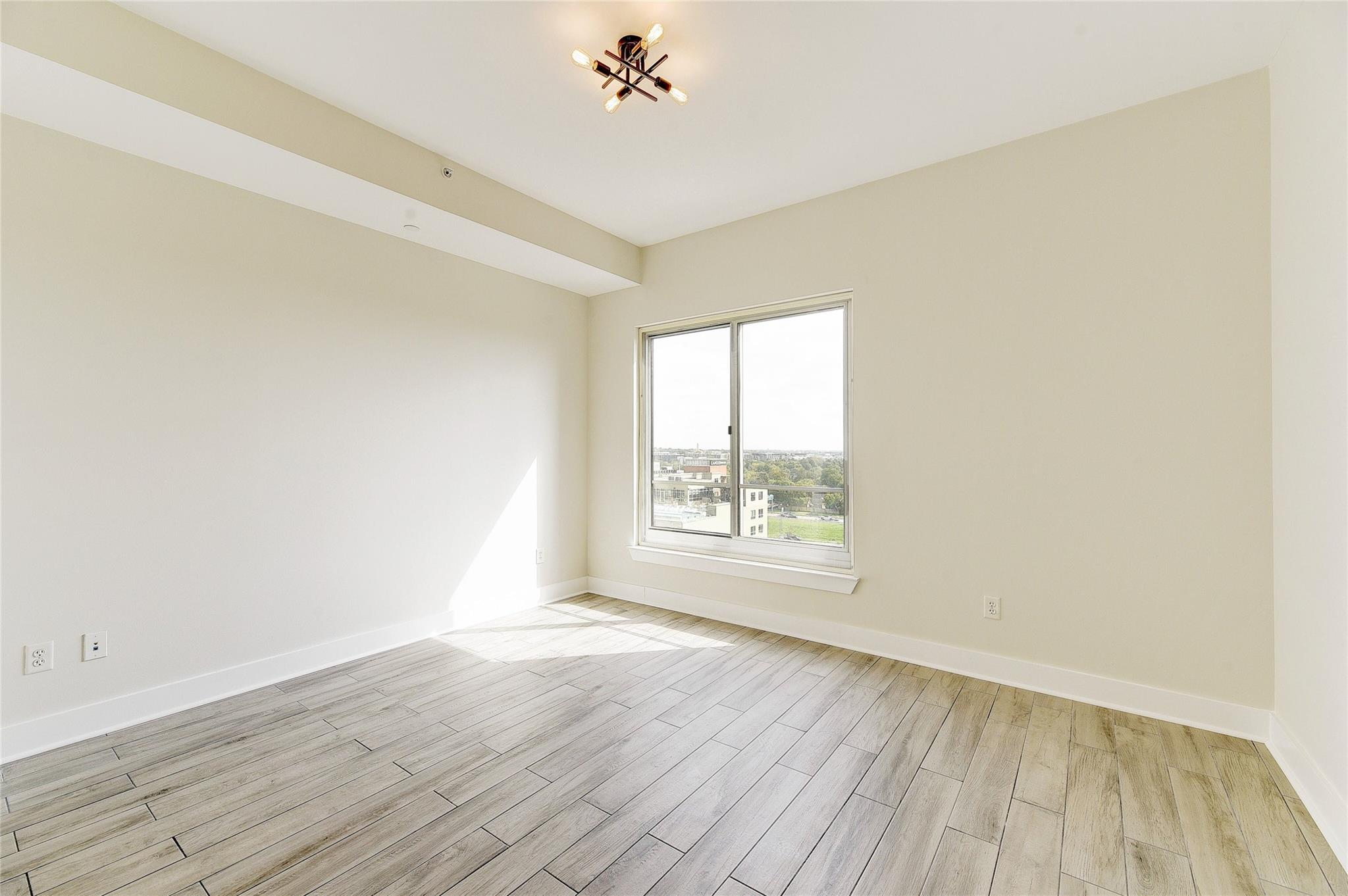 603 Davis St # 1205, Austin, TX 78701
