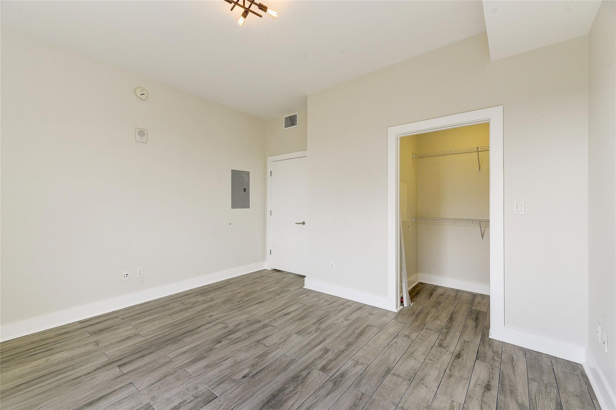 603 Davis St # 1205, Austin, TX 78701