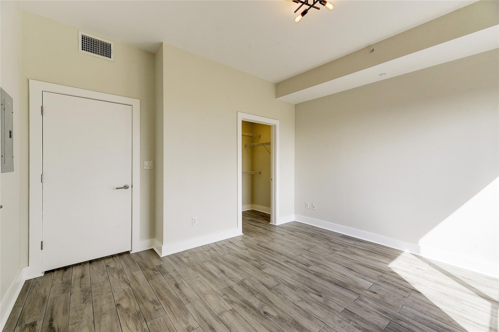 603 Davis St # 1205, Austin, TX 78701