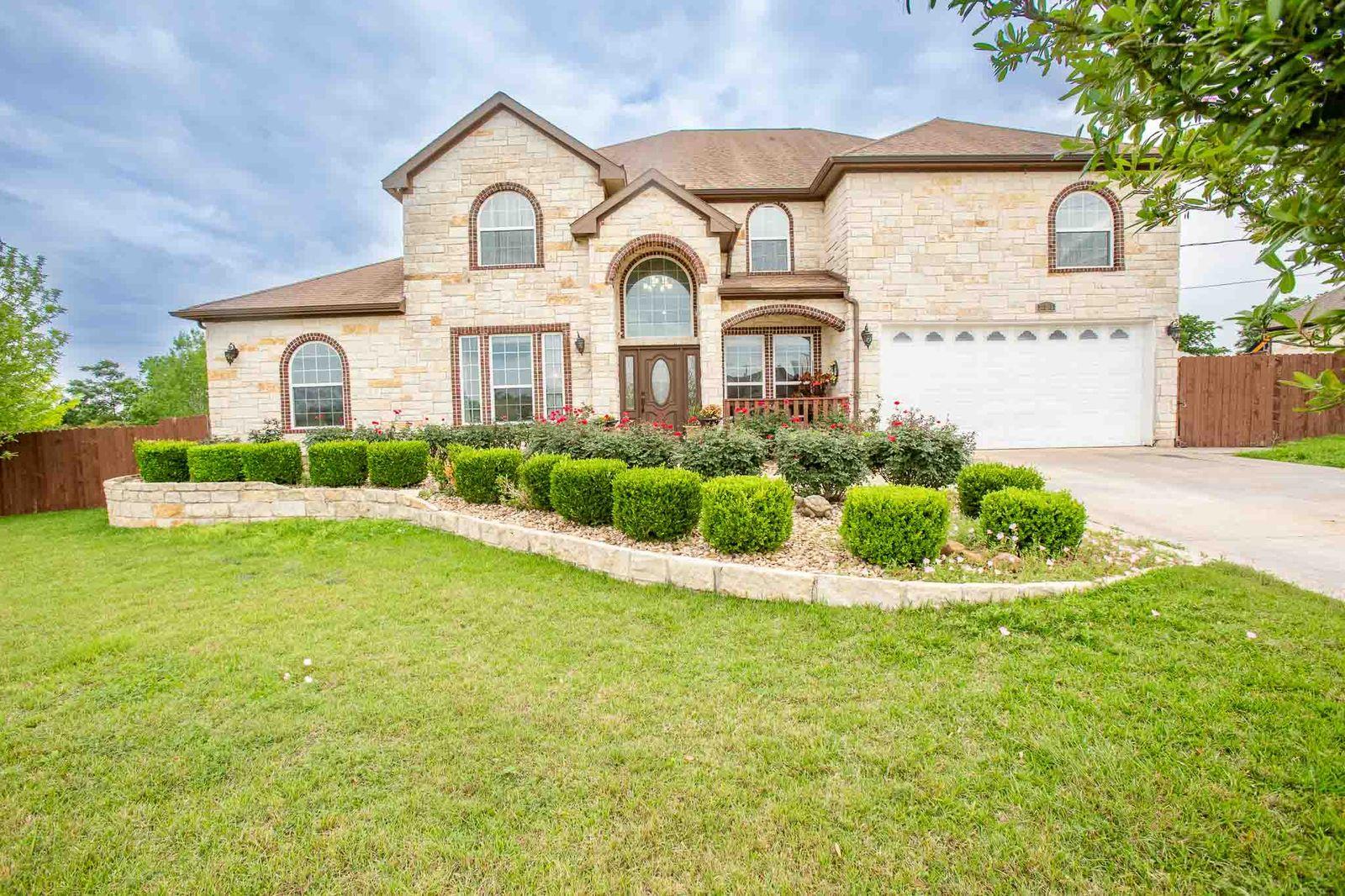 323 Woodbrook Trl, Buda, TX 78610